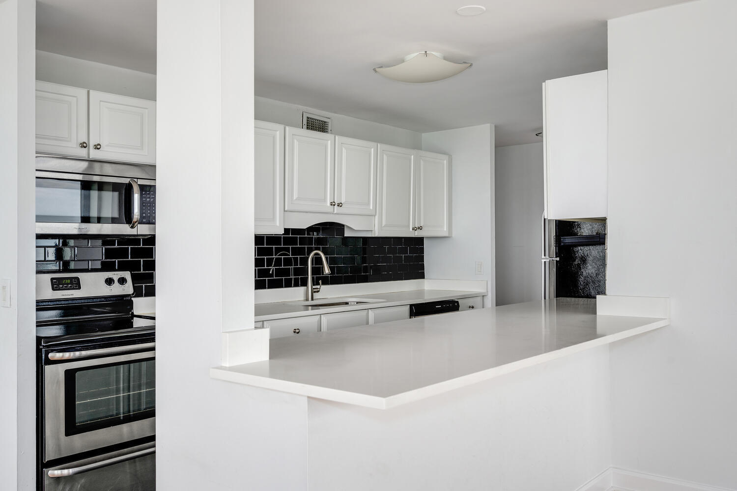 1030 N STATE Street Unit: 40E