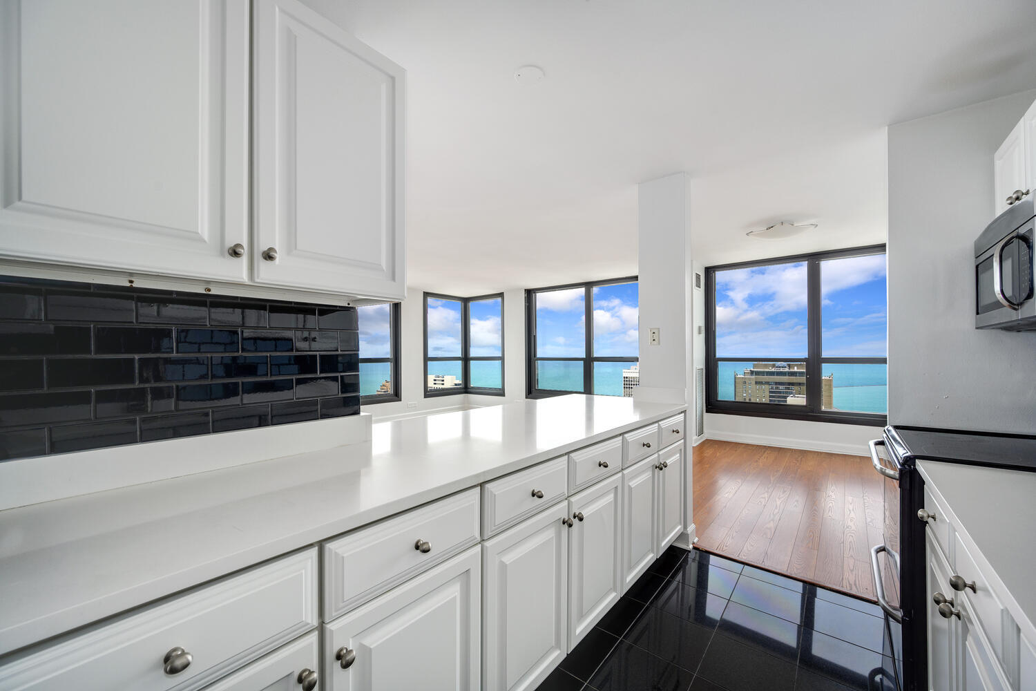 1030 N STATE Street Unit: 40E