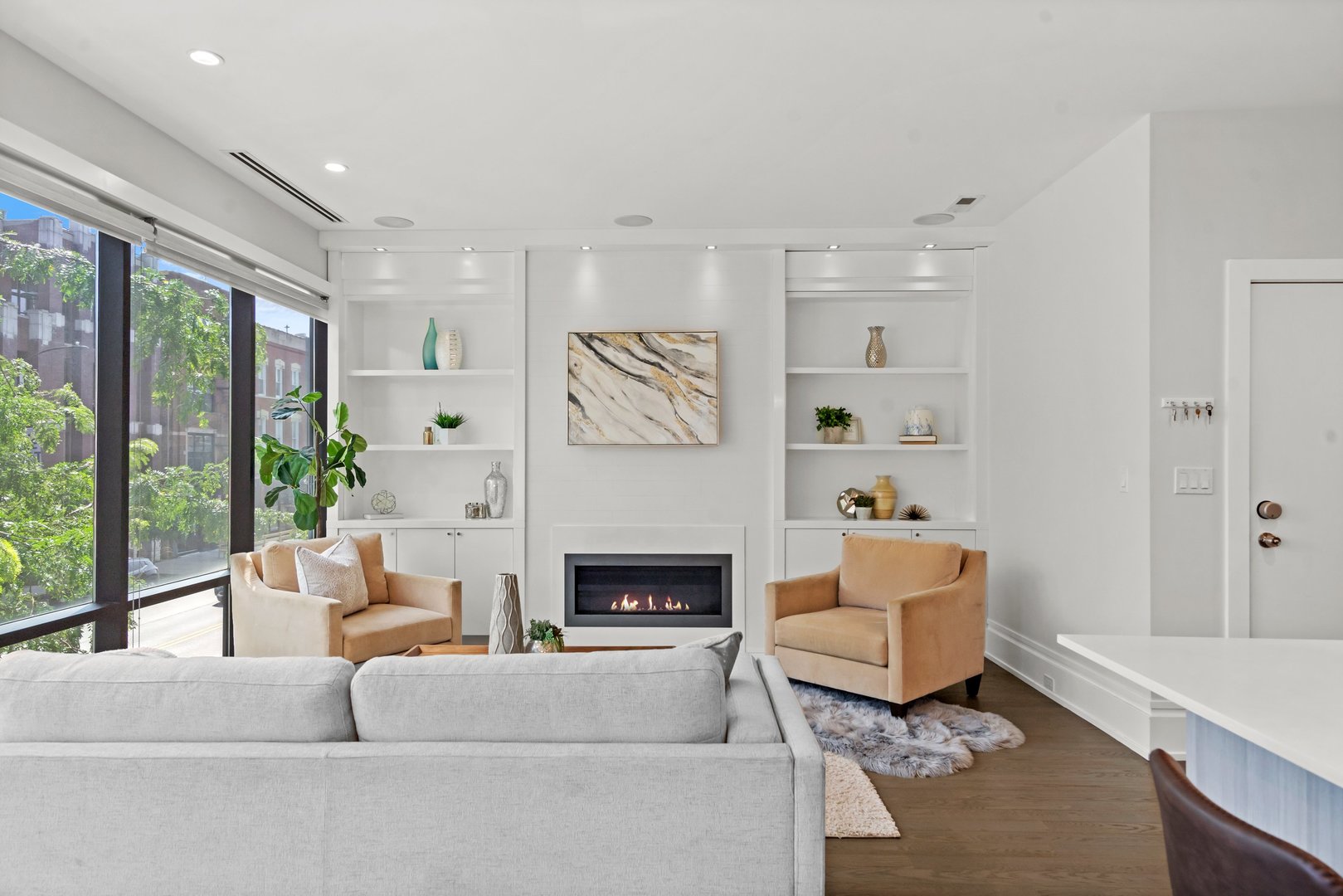 1406 W Chicago Avenue Unit: 2