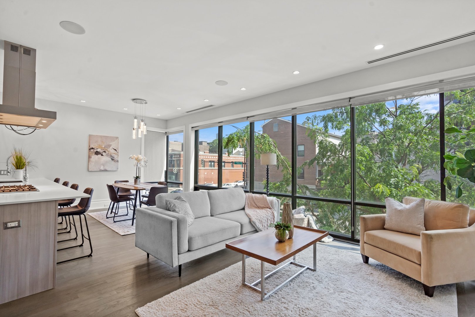 1406 W Chicago Avenue Unit: 2