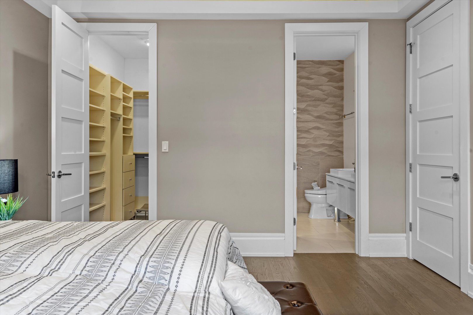 1406 W Chicago Avenue Unit: 2