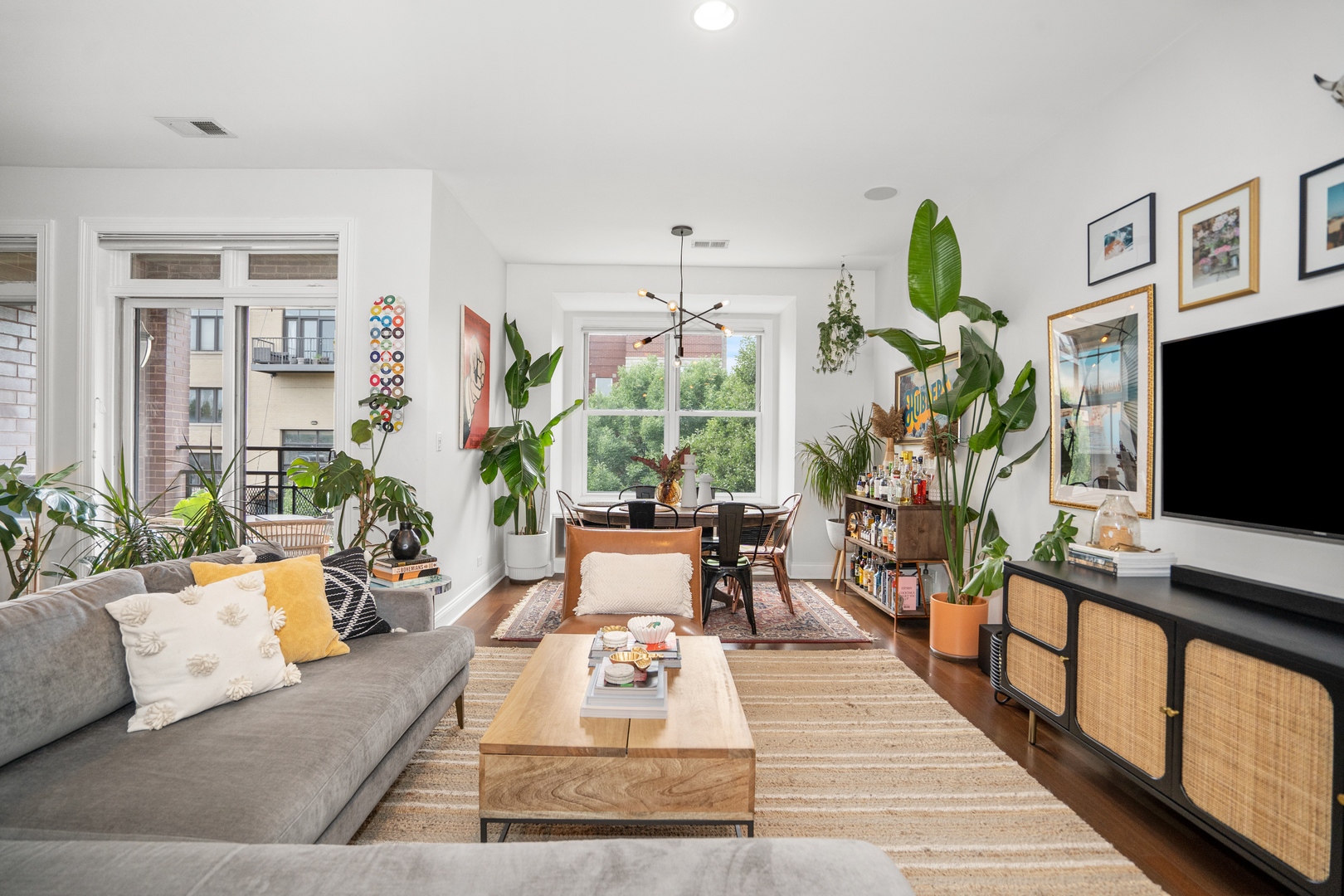 2118 W RICE Street Unit: 4