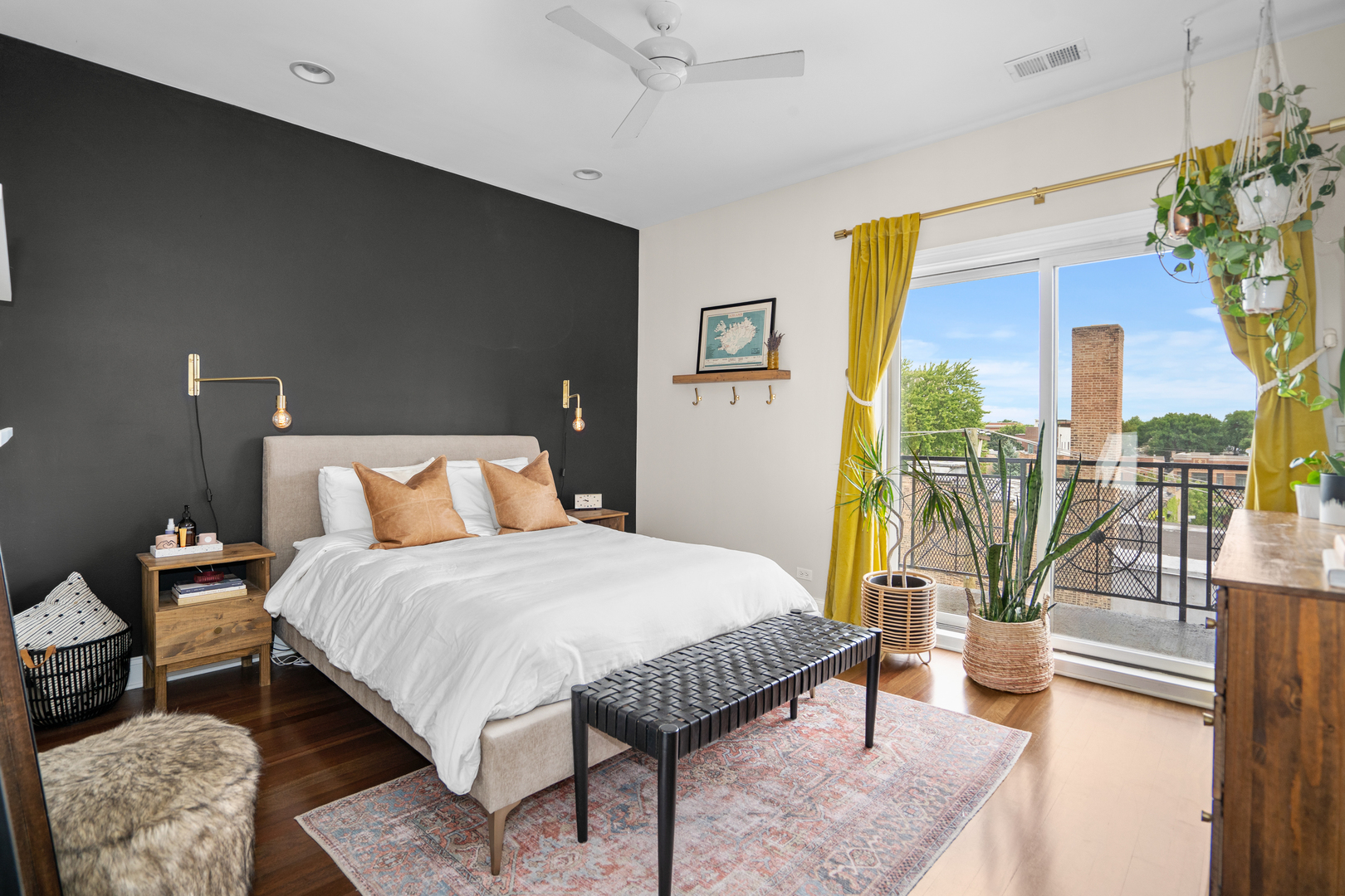 2118 W RICE Street Unit: 4