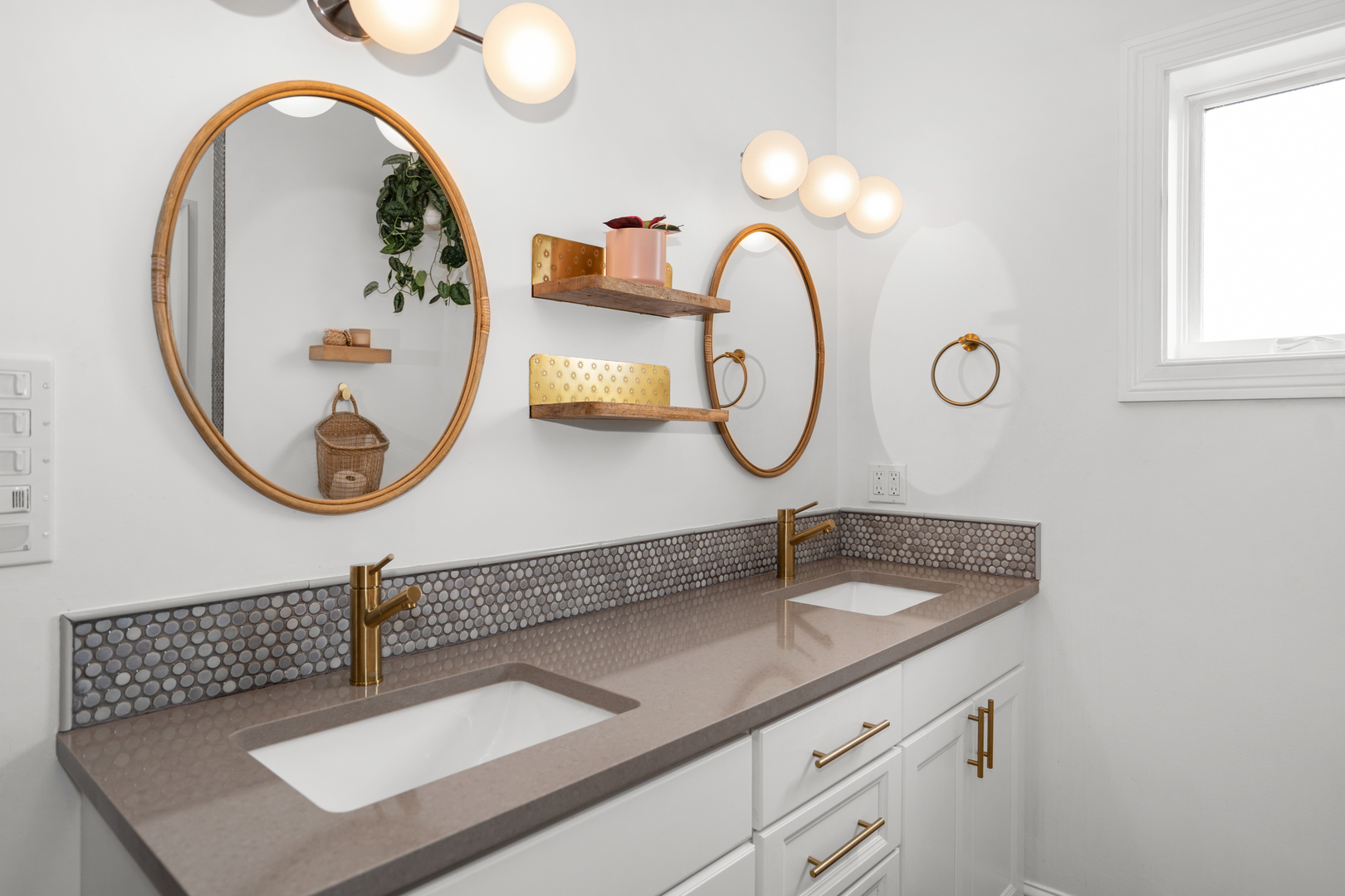 2118 W RICE Street Unit: 4