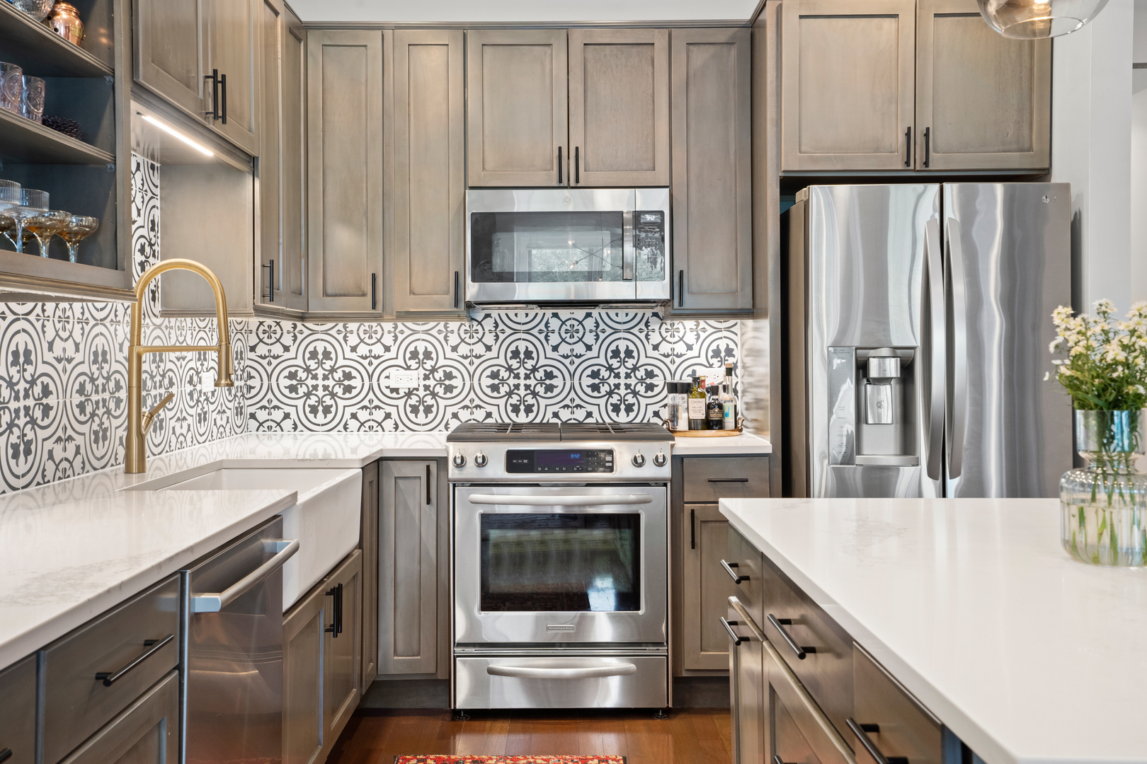 2118 W RICE Street Unit: 4