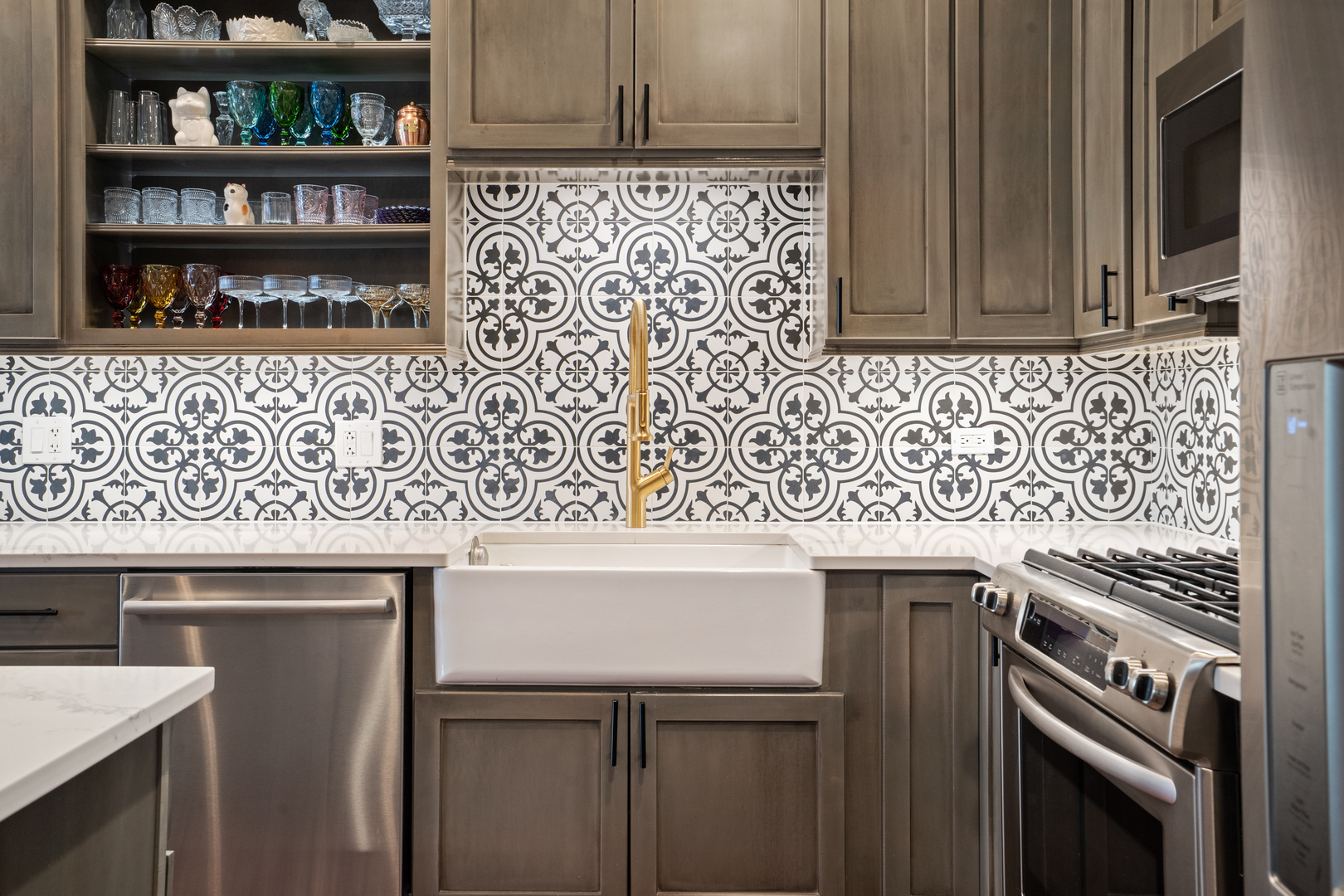 2118 W RICE Street Unit: 4