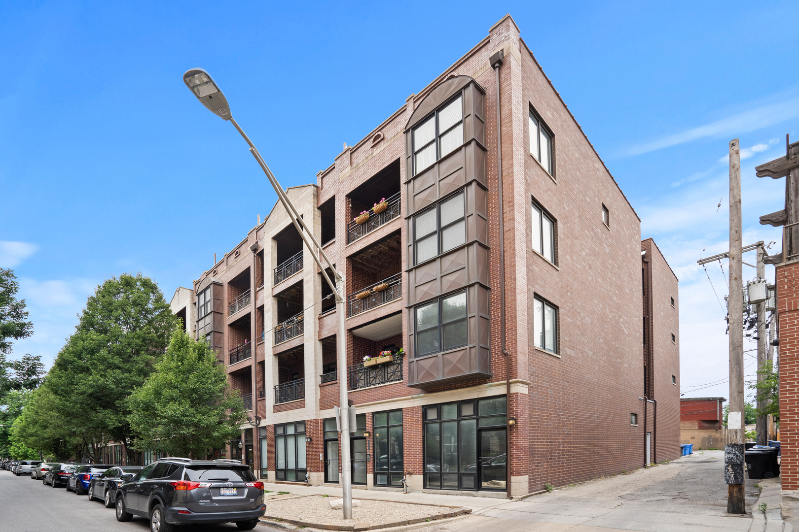 2118 W RICE Street Unit: 4