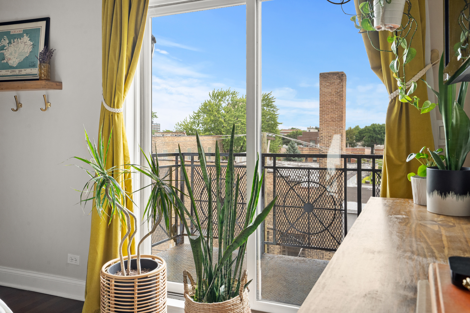 2118 W RICE Street Unit: 4