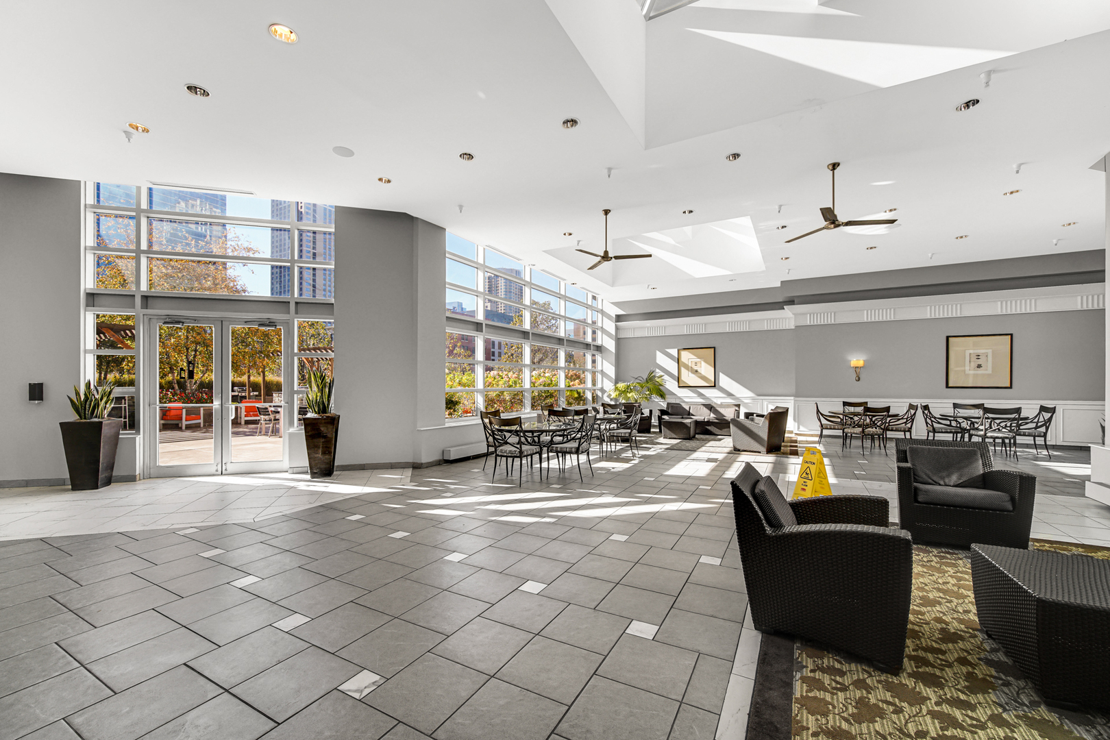545 N DEARBORN Street Unit: 3006