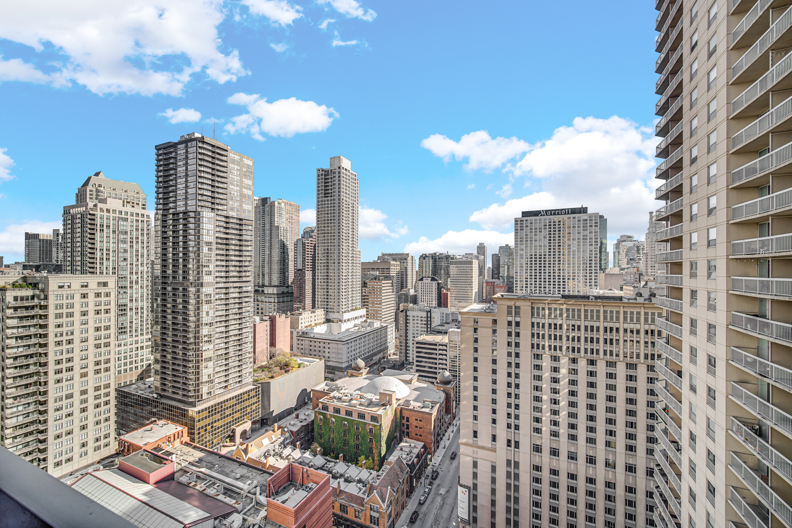 545 N DEARBORN Street Unit: 3006