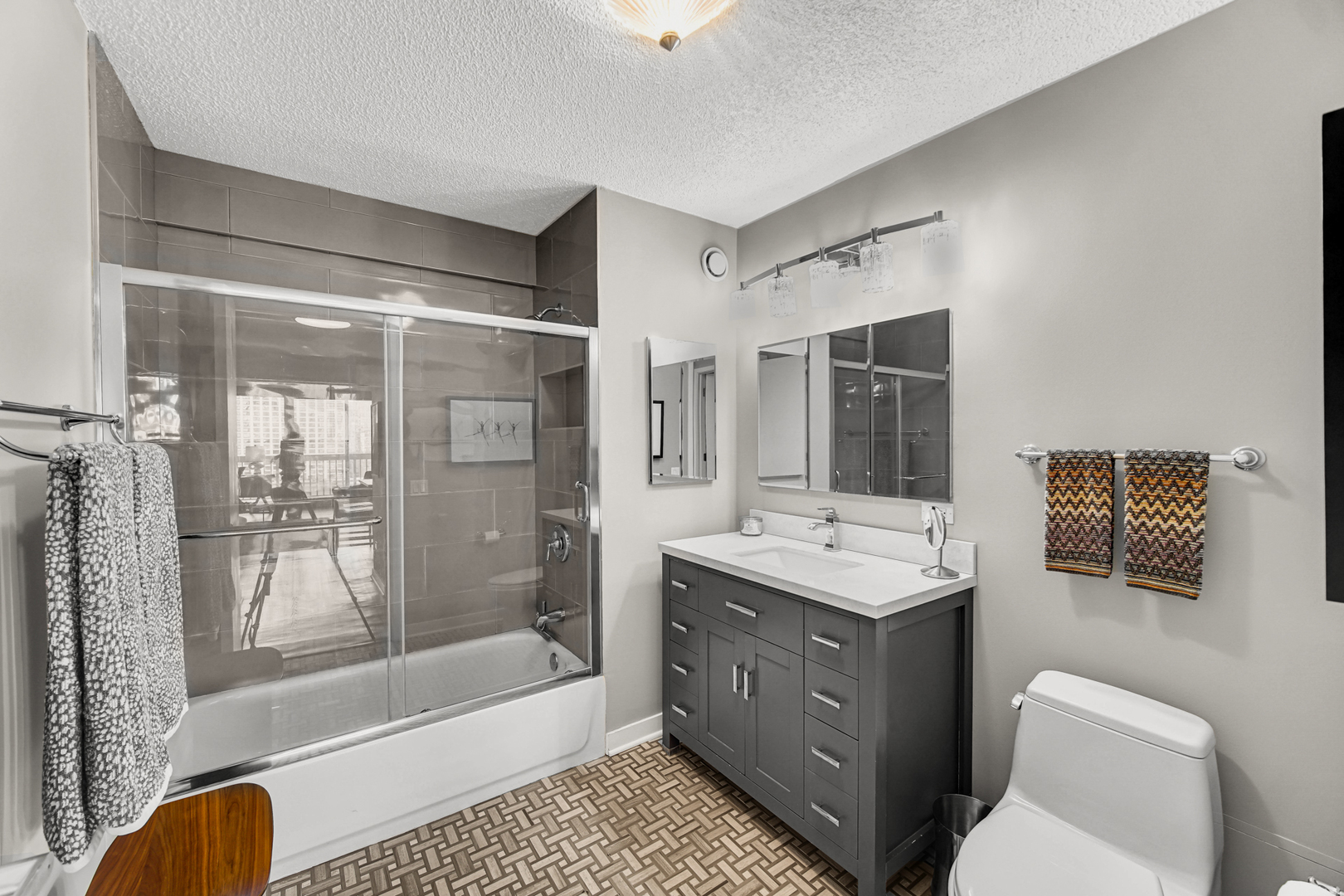 545 N DEARBORN Street Unit: 3006