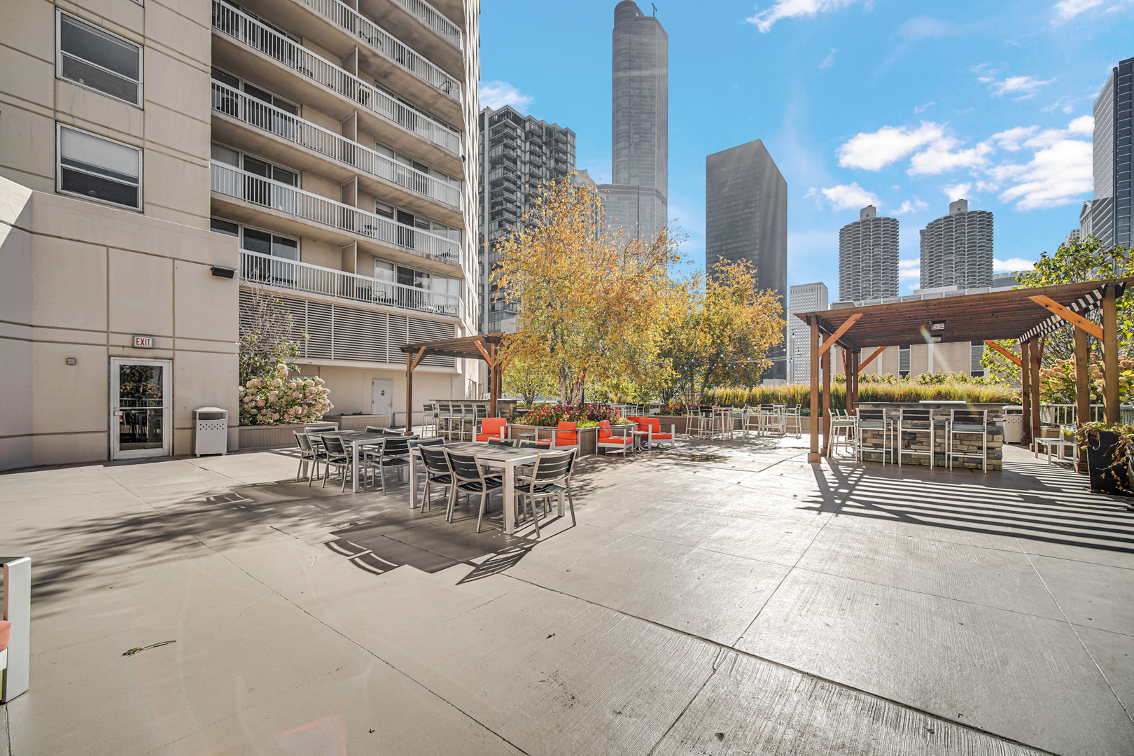 545 N DEARBORN Street Unit: 3006