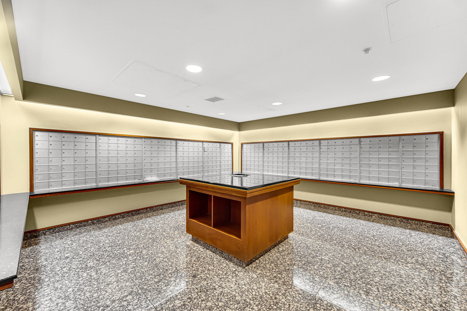 545 N DEARBORN Street Unit: 3006