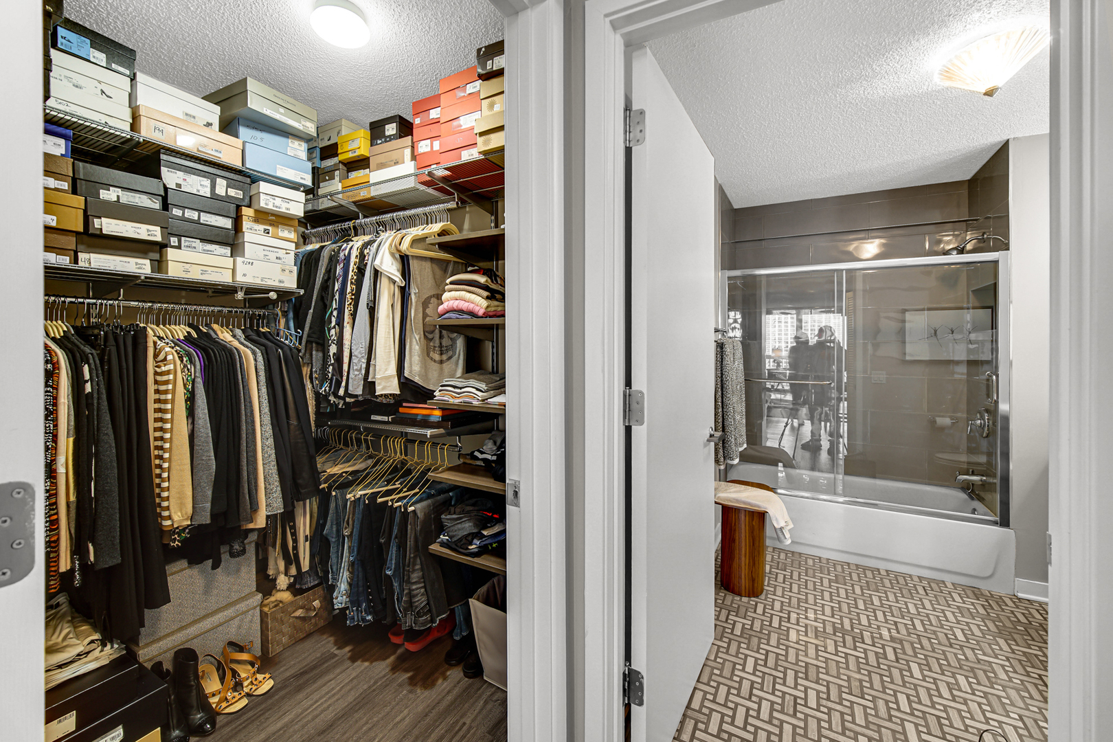 545 N DEARBORN Street Unit: 3006