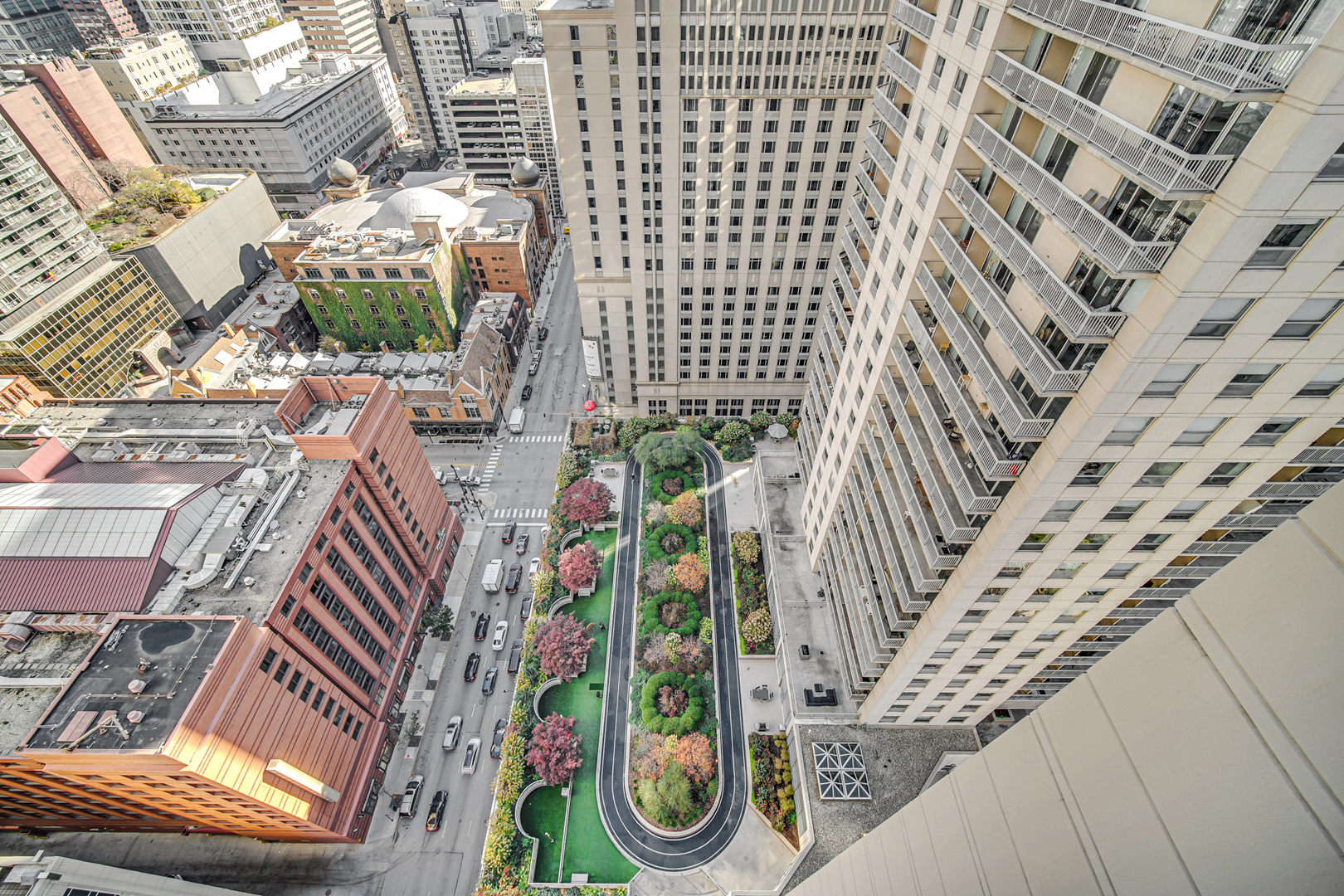 545 N DEARBORN Street Unit: 3006