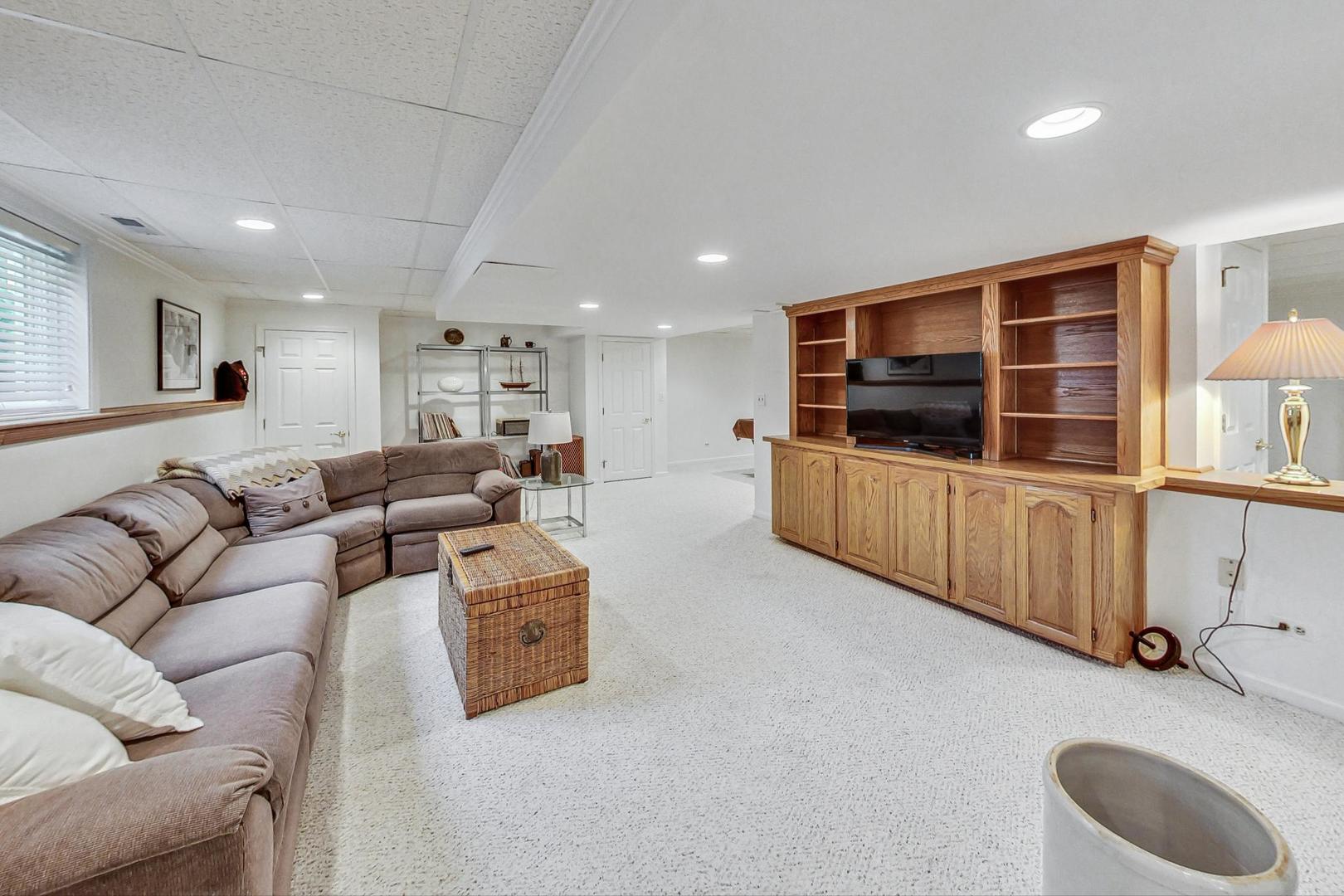 2111 Overstreet Court