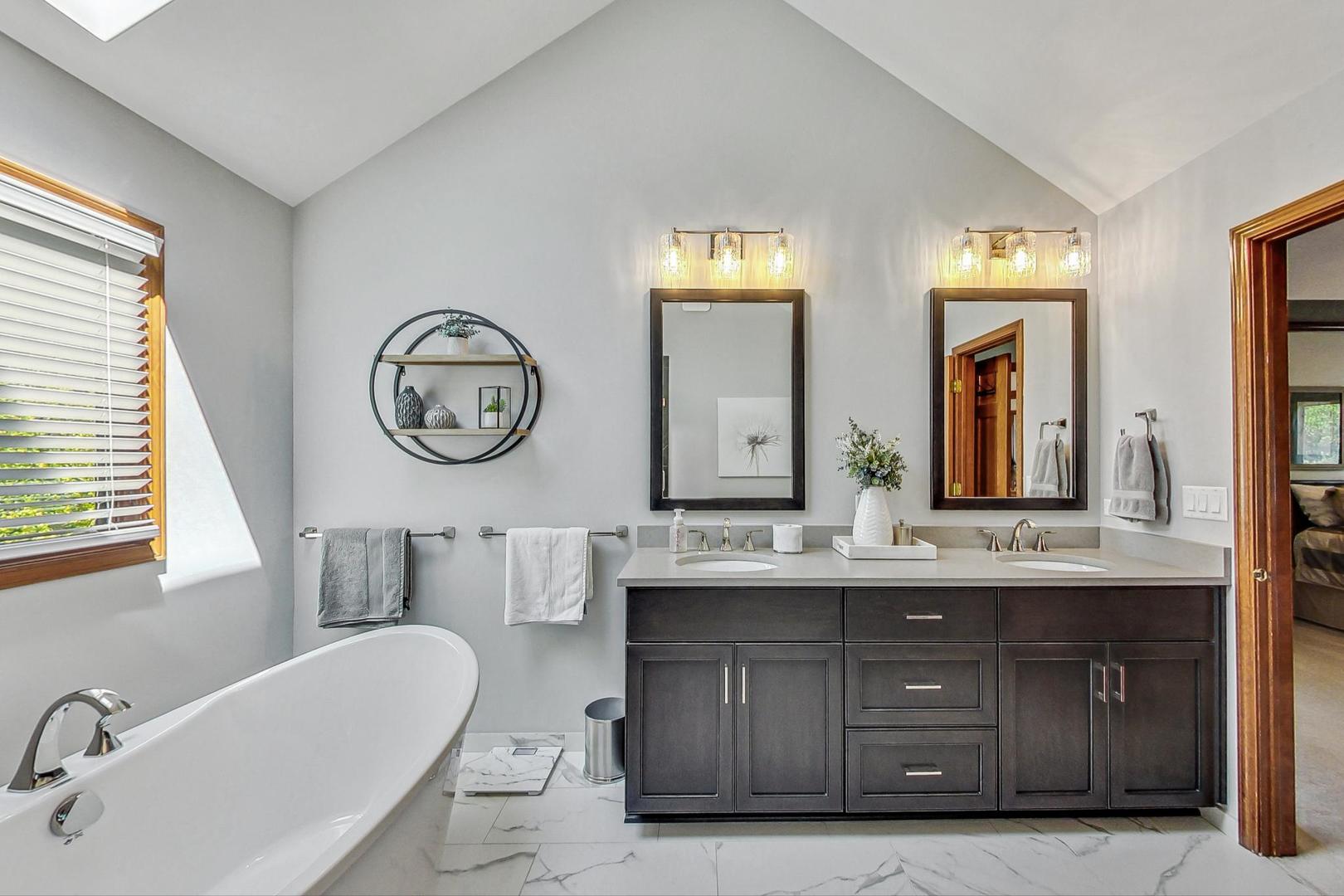 2111 Overstreet Court