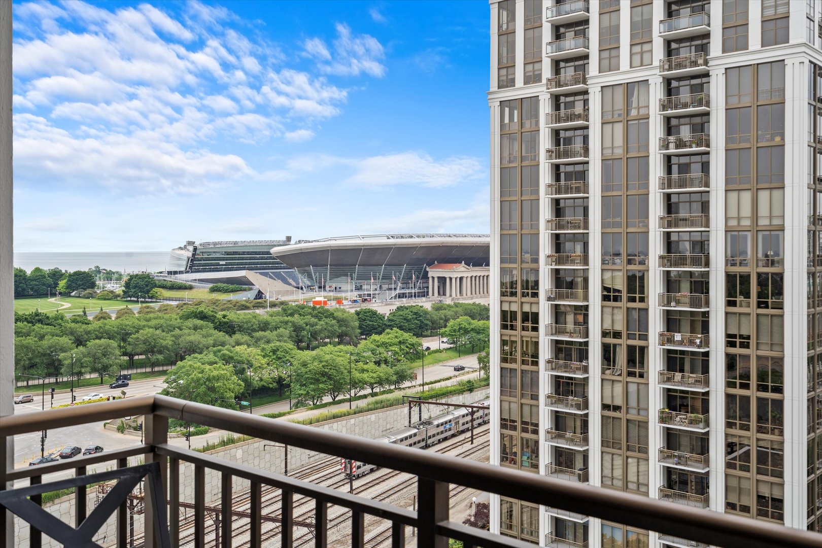 233 E 13TH Street Unit: 1308