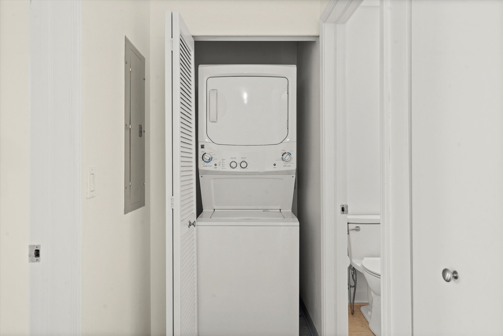 233 E 13TH Street Unit: 1308