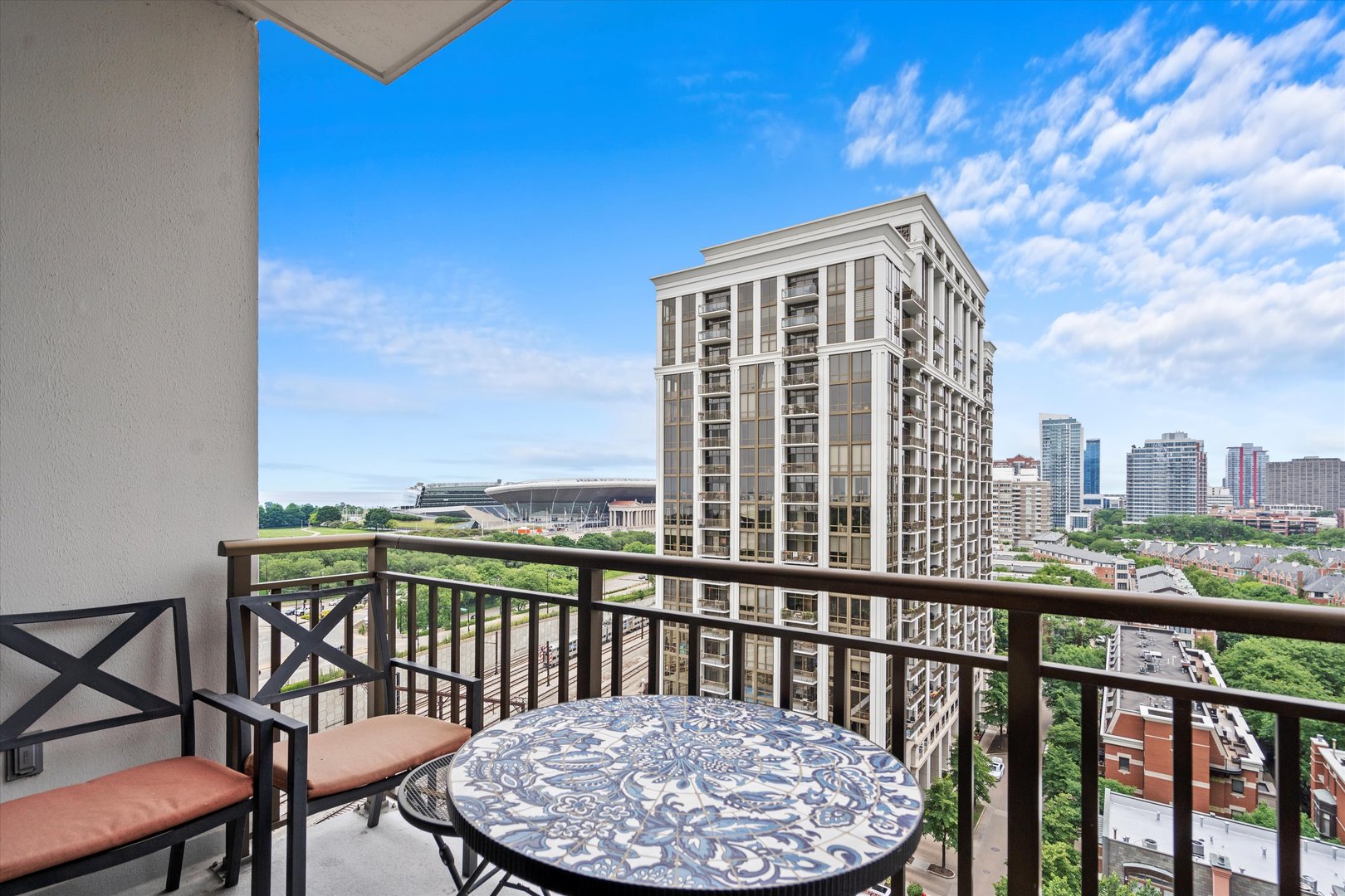 233 E 13TH Street Unit: 1308