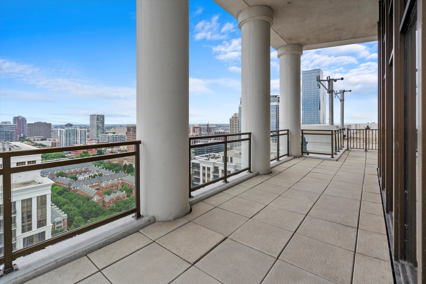 233 E 13TH Street Unit: 1308