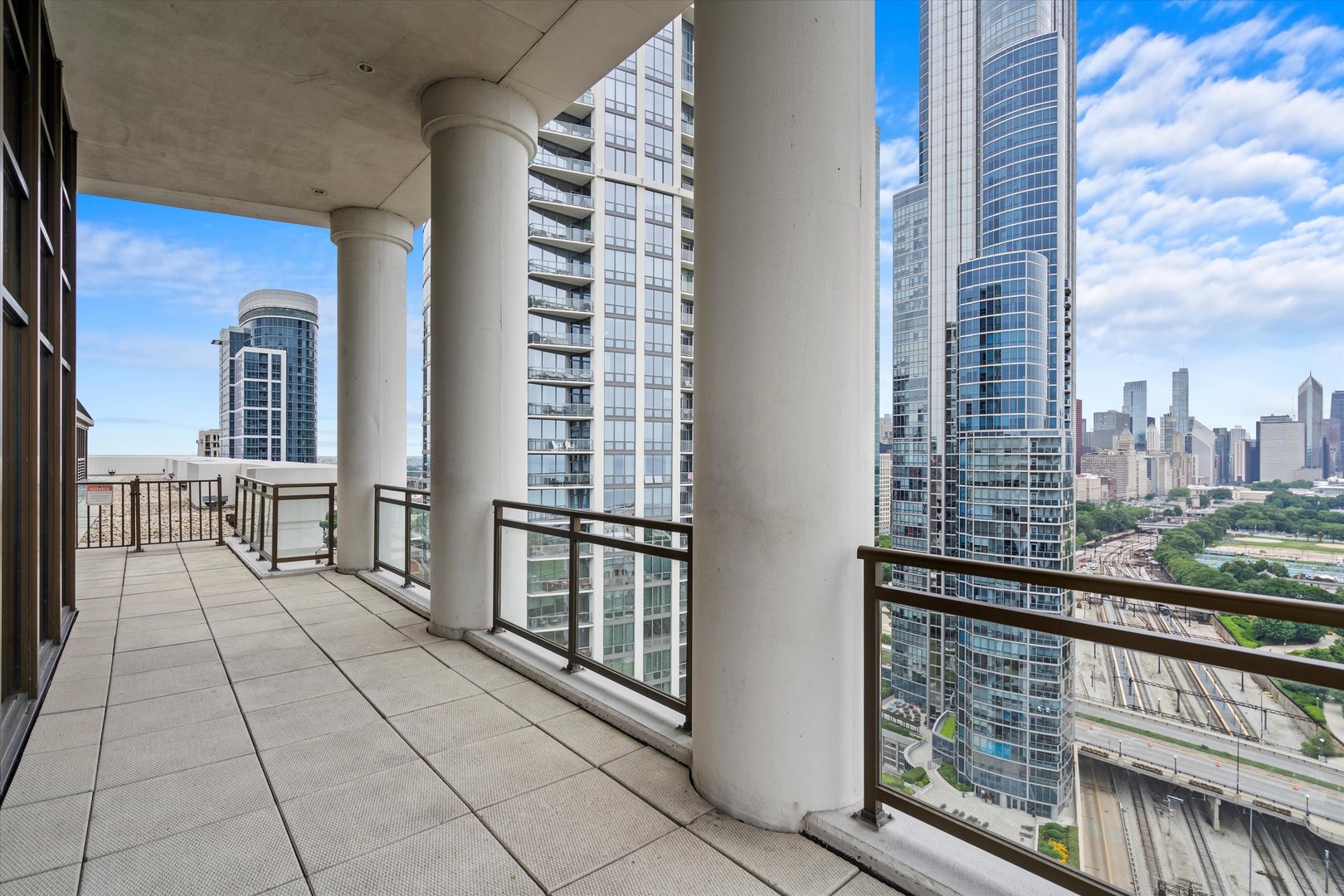 233 E 13TH Street Unit: 1308