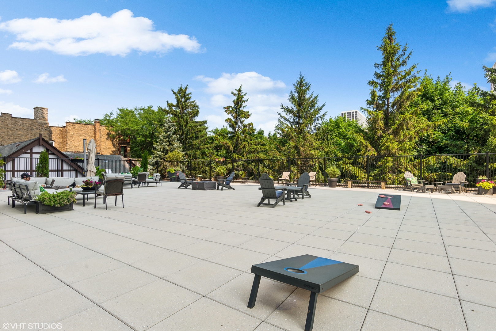 720 W GORDON Terrace Unit: 11M