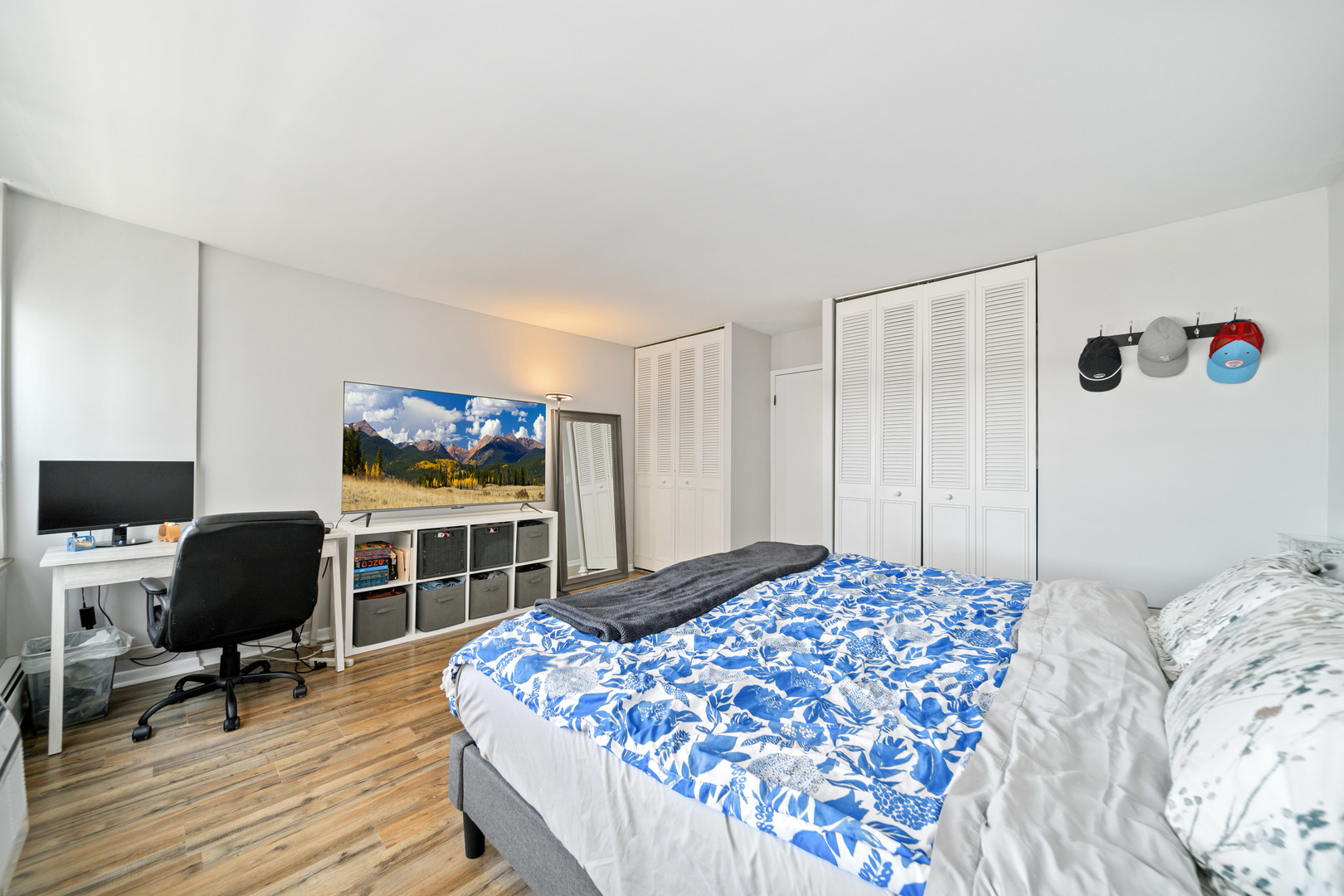 6171 N Sheridan Road Unit: 1204