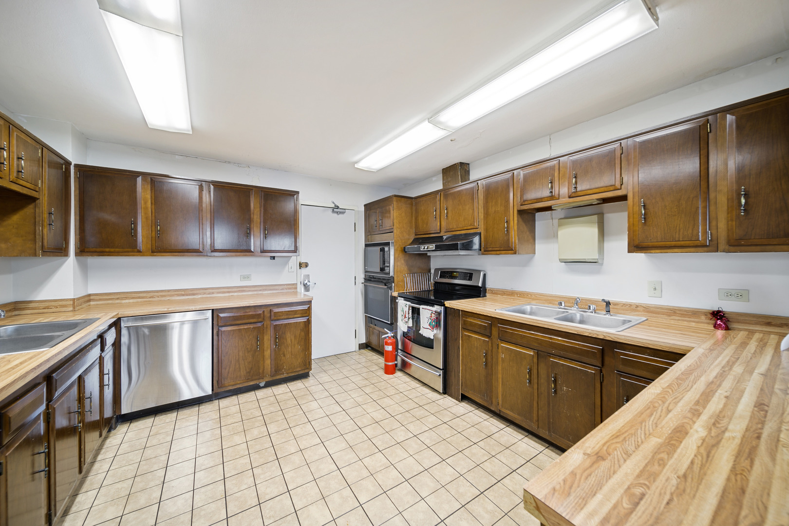 6171 N Sheridan Road Unit: 1204