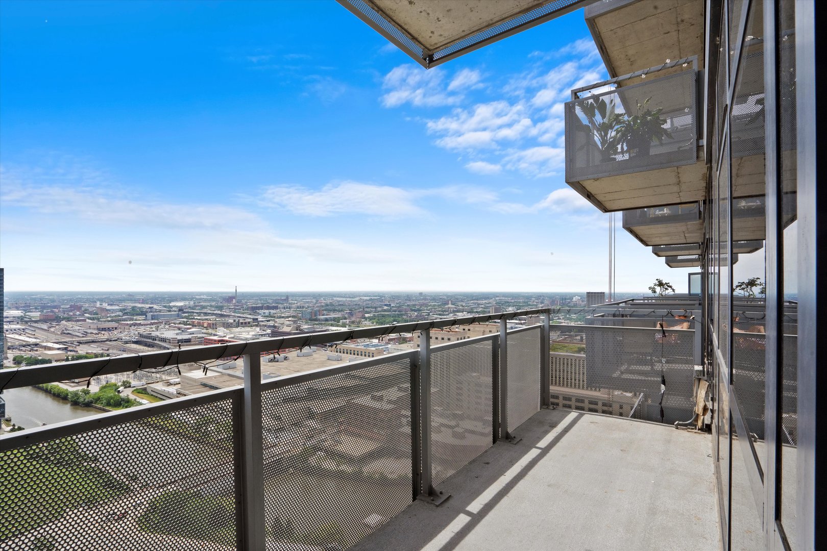 235 W Van Buren Street Unit: 3607