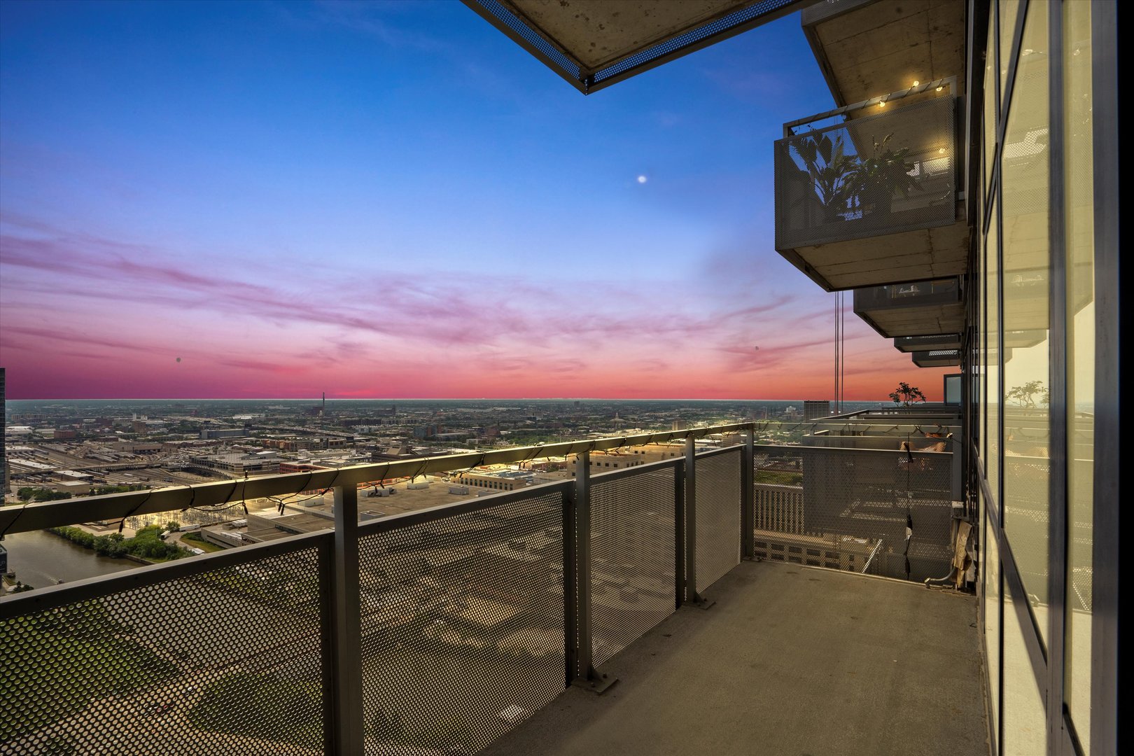 235 W Van Buren Street Unit: 3607