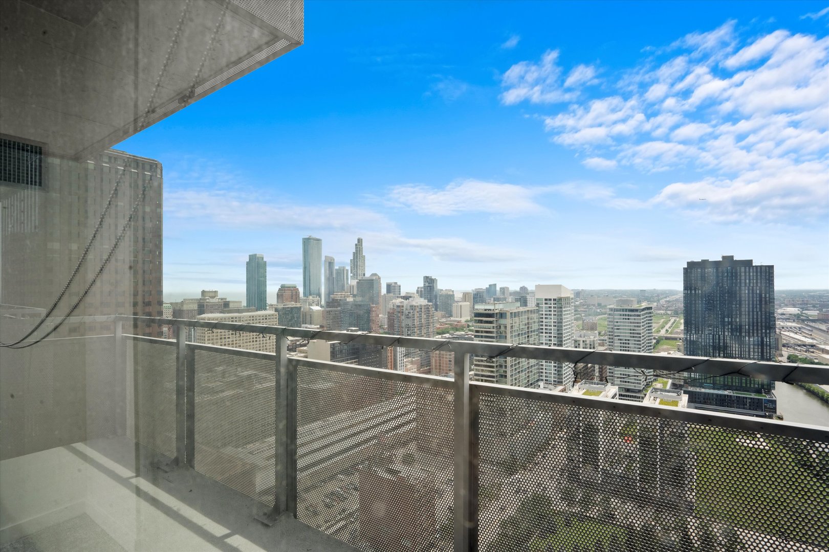 235 W Van Buren Street Unit: 3607