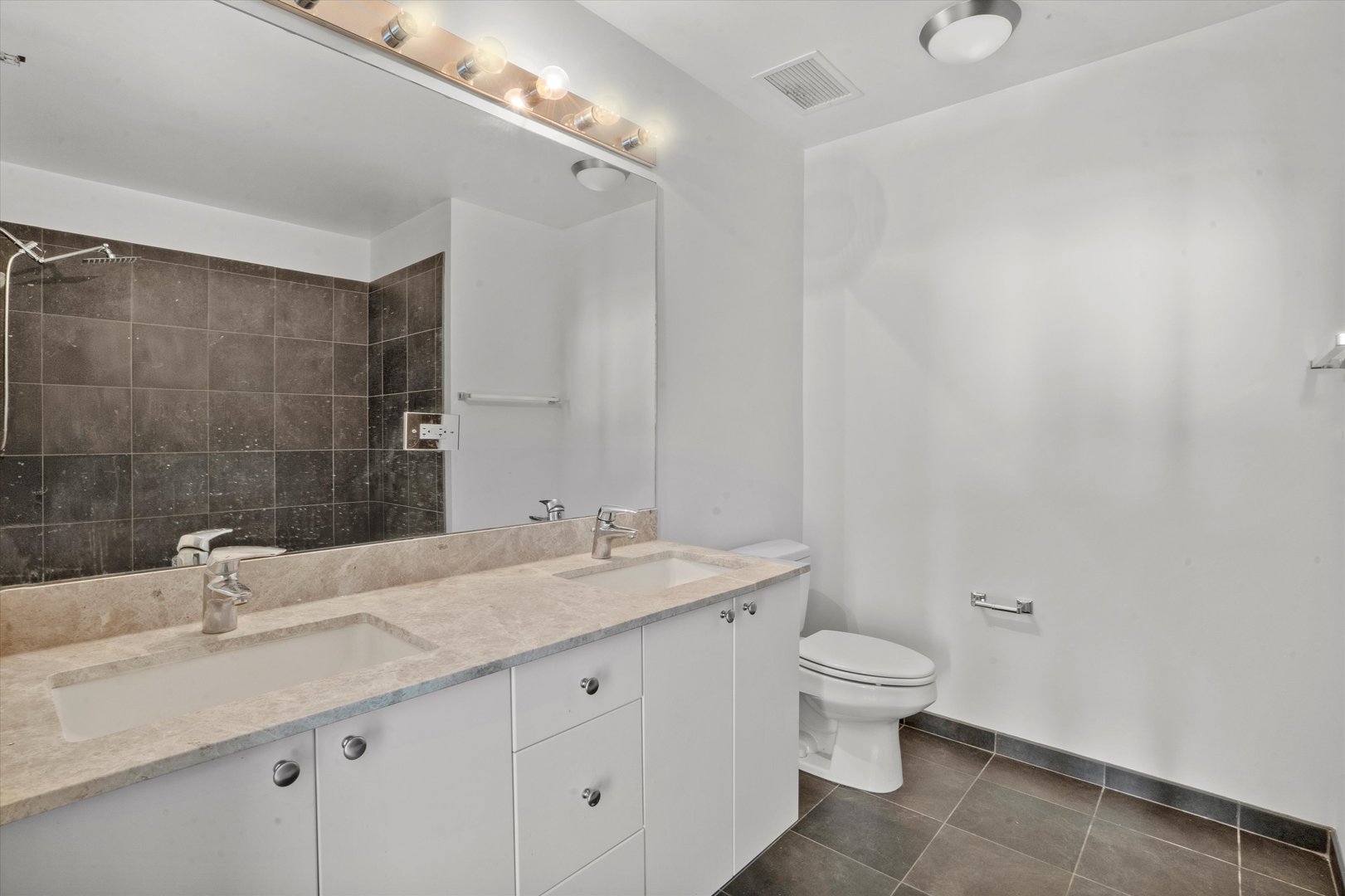 235 W Van Buren Street Unit: 3607