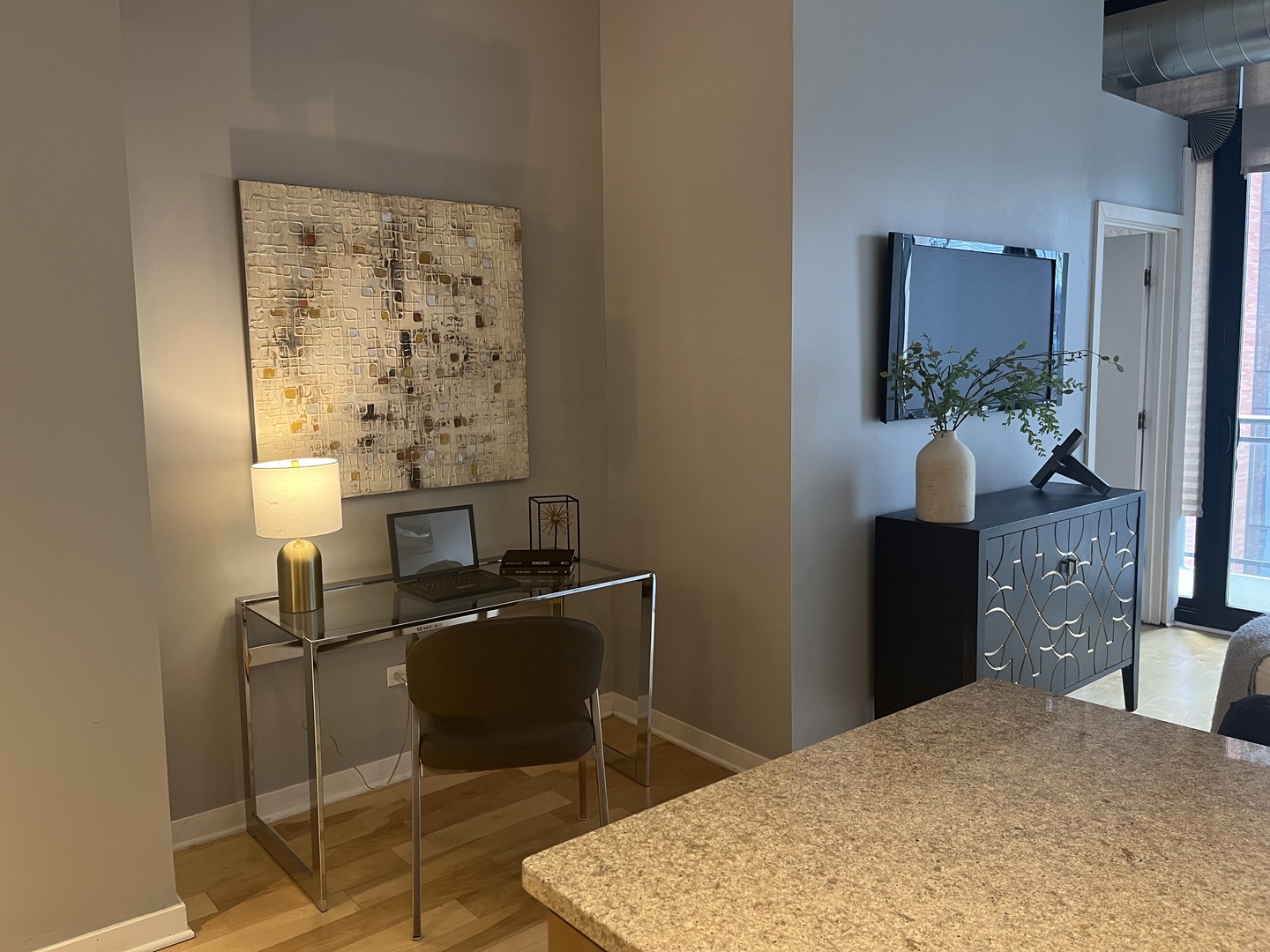 740 W Fulton Street Unit: 1008