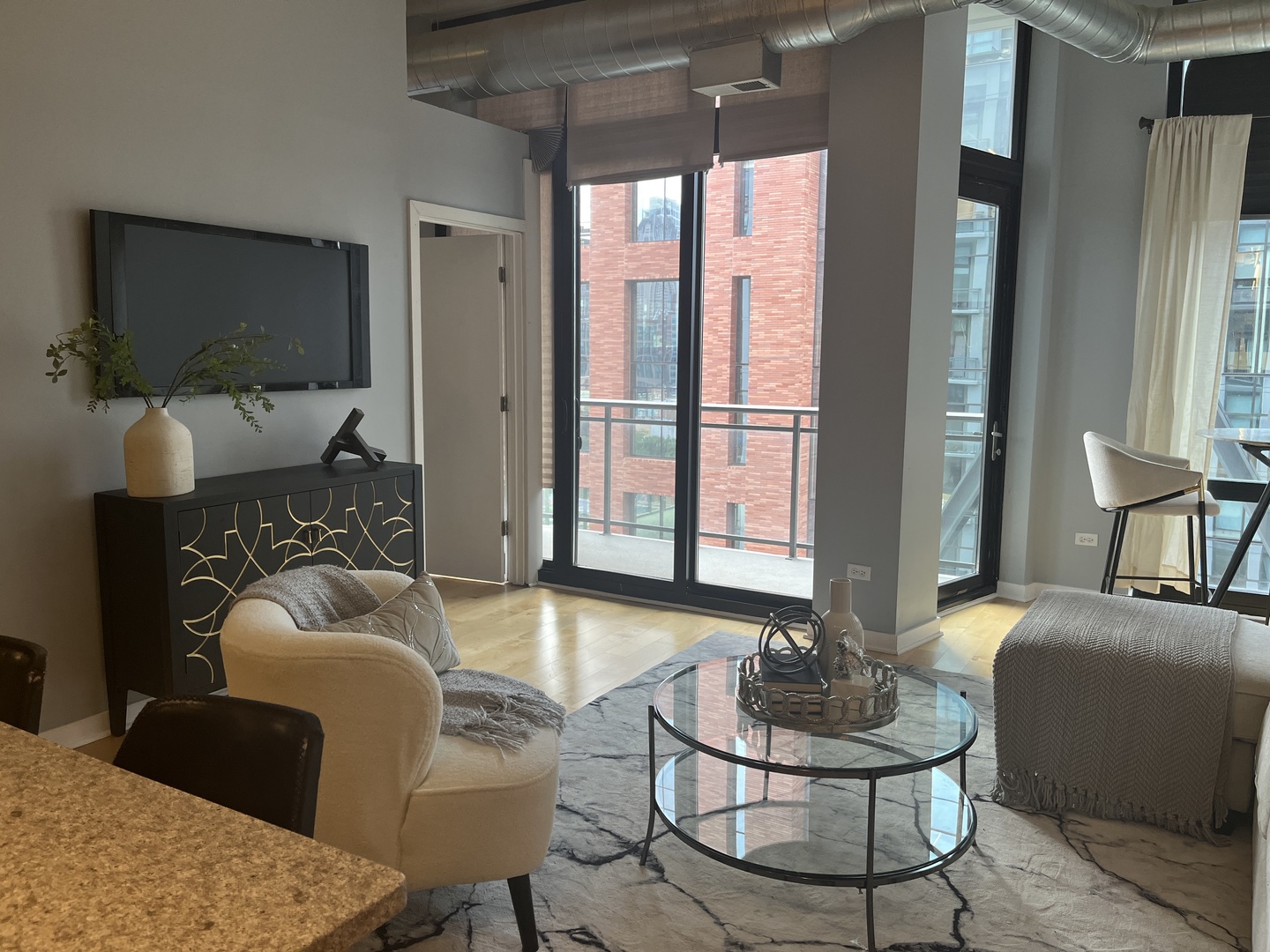 740 W Fulton Street Unit: 1008