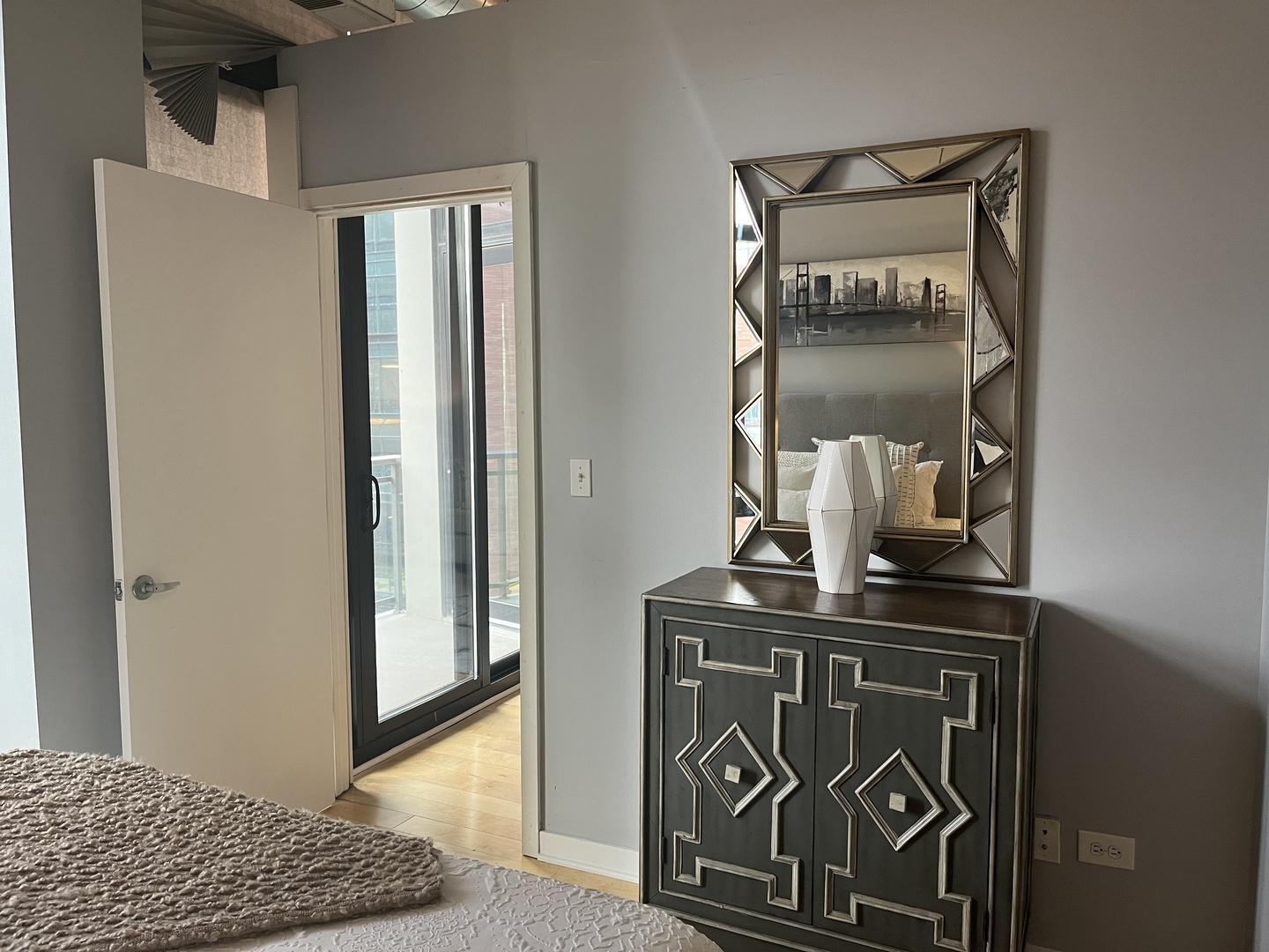 740 W Fulton Street Unit: 1008