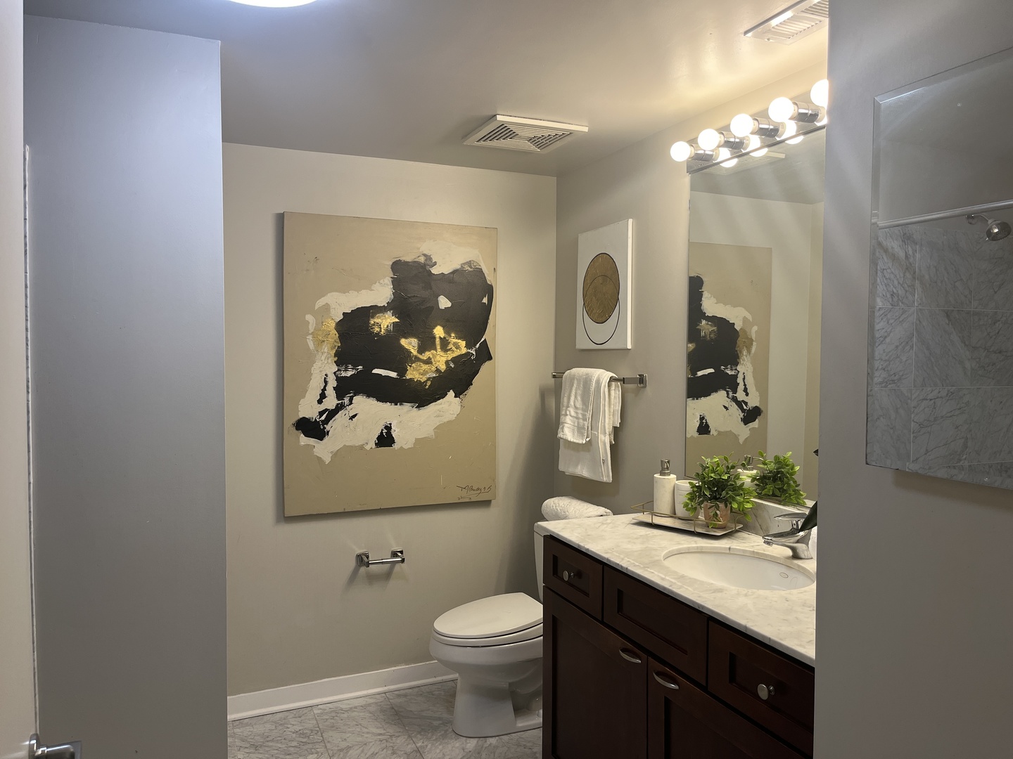 740 W Fulton Street Unit: 1008