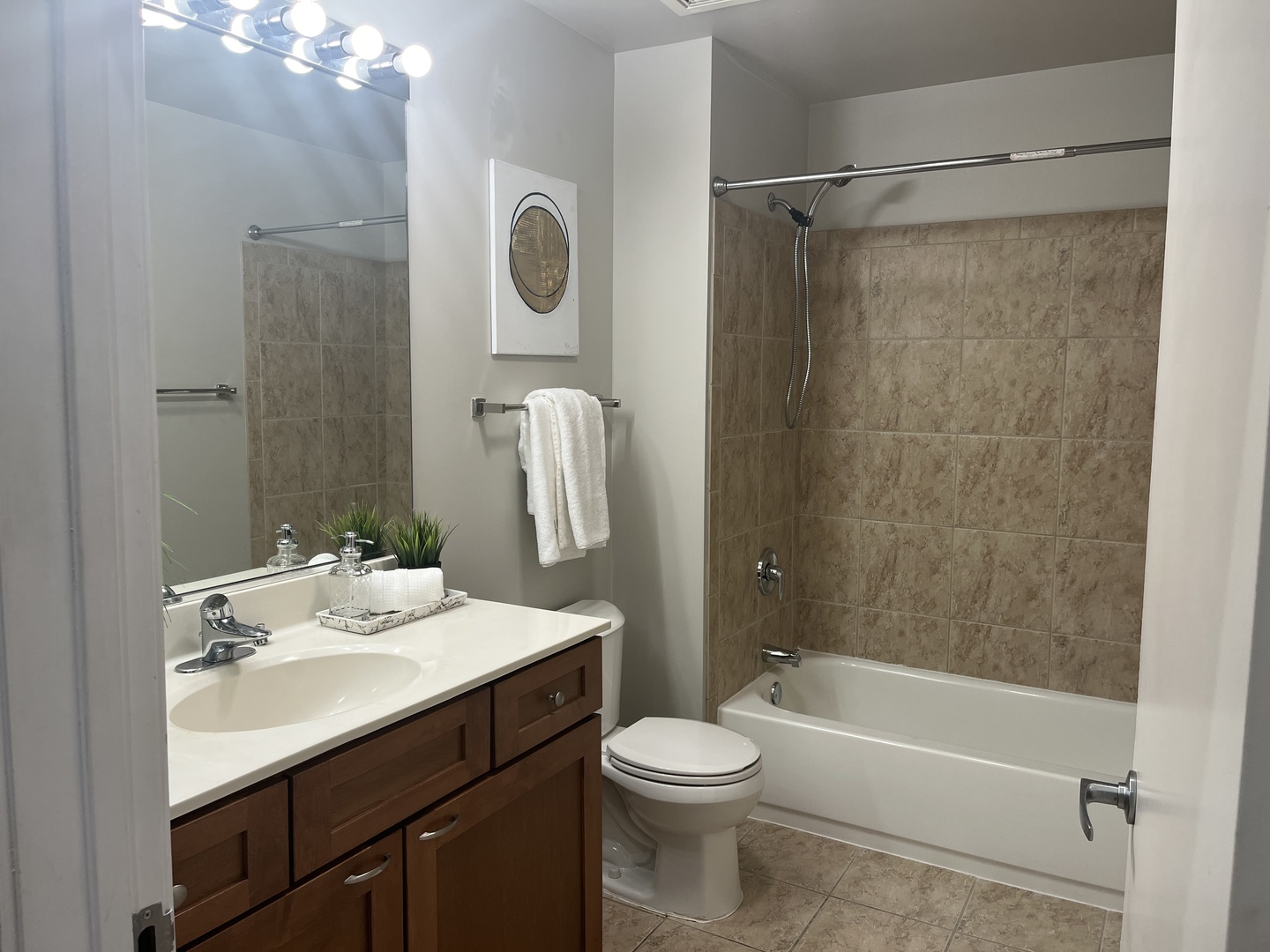 740 W Fulton Street Unit: 1008