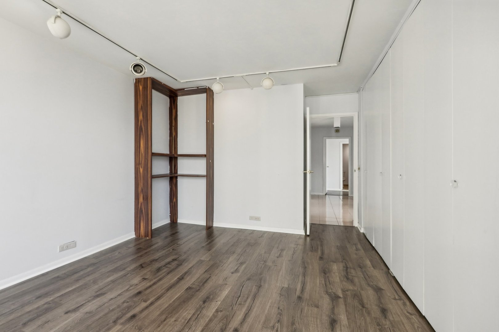 5445 N Sheridan Road Unit: 1901