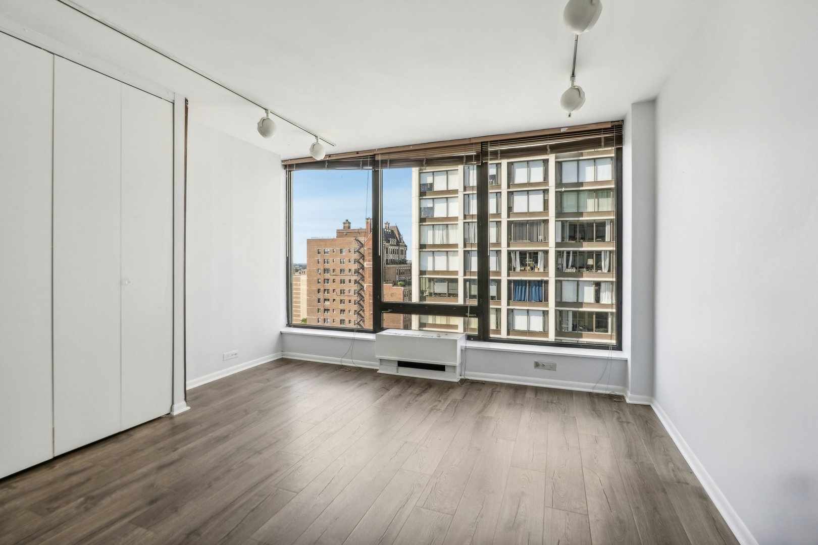 5445 N Sheridan Road Unit: 1901