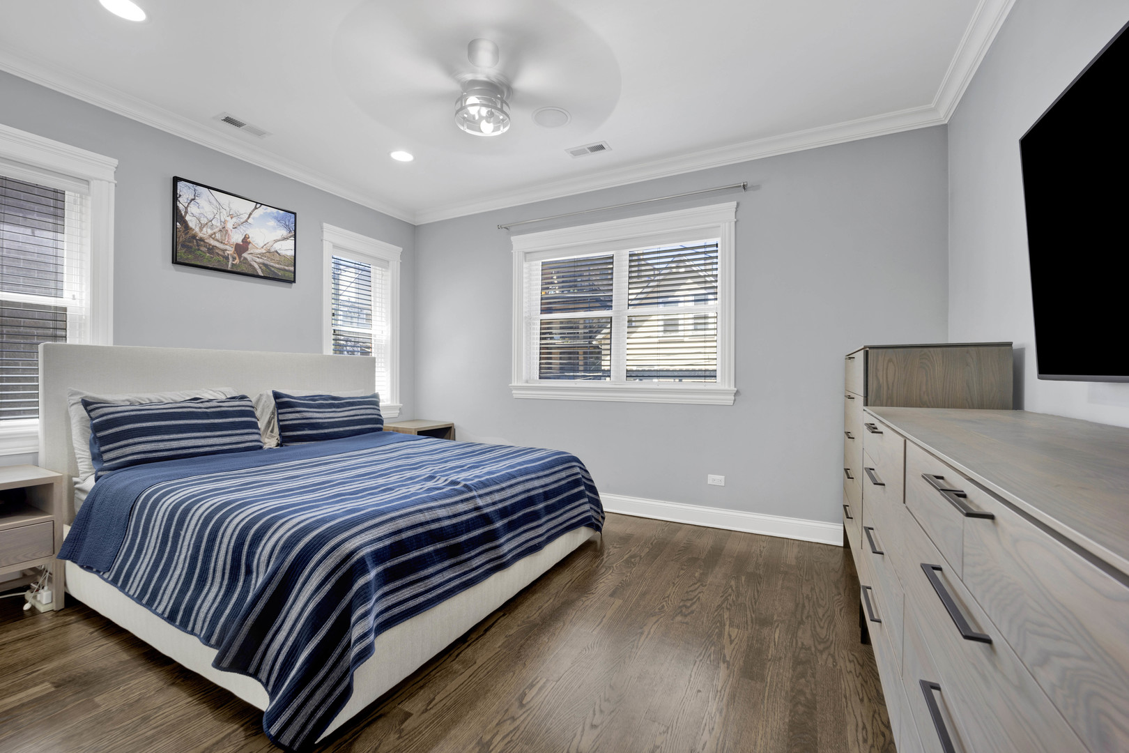 902 W Barry Avenue Unit: 2