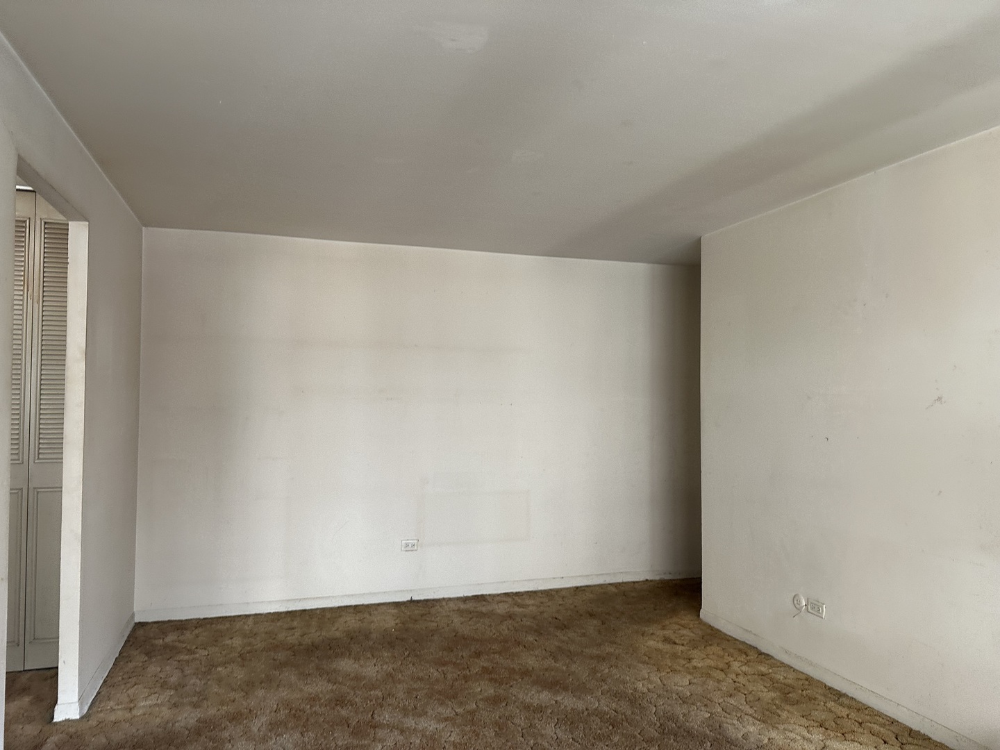 420 W Aldine Avenue Unit: 327