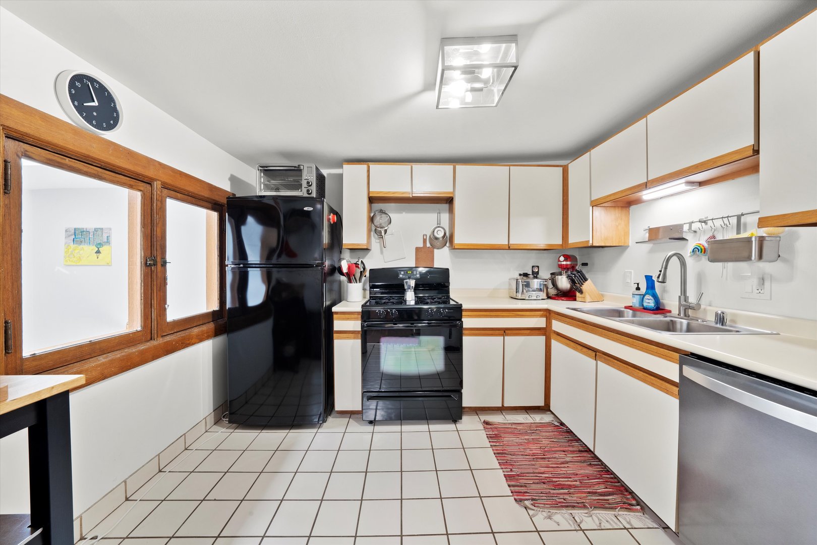 550 W Surf Street Unit: 522