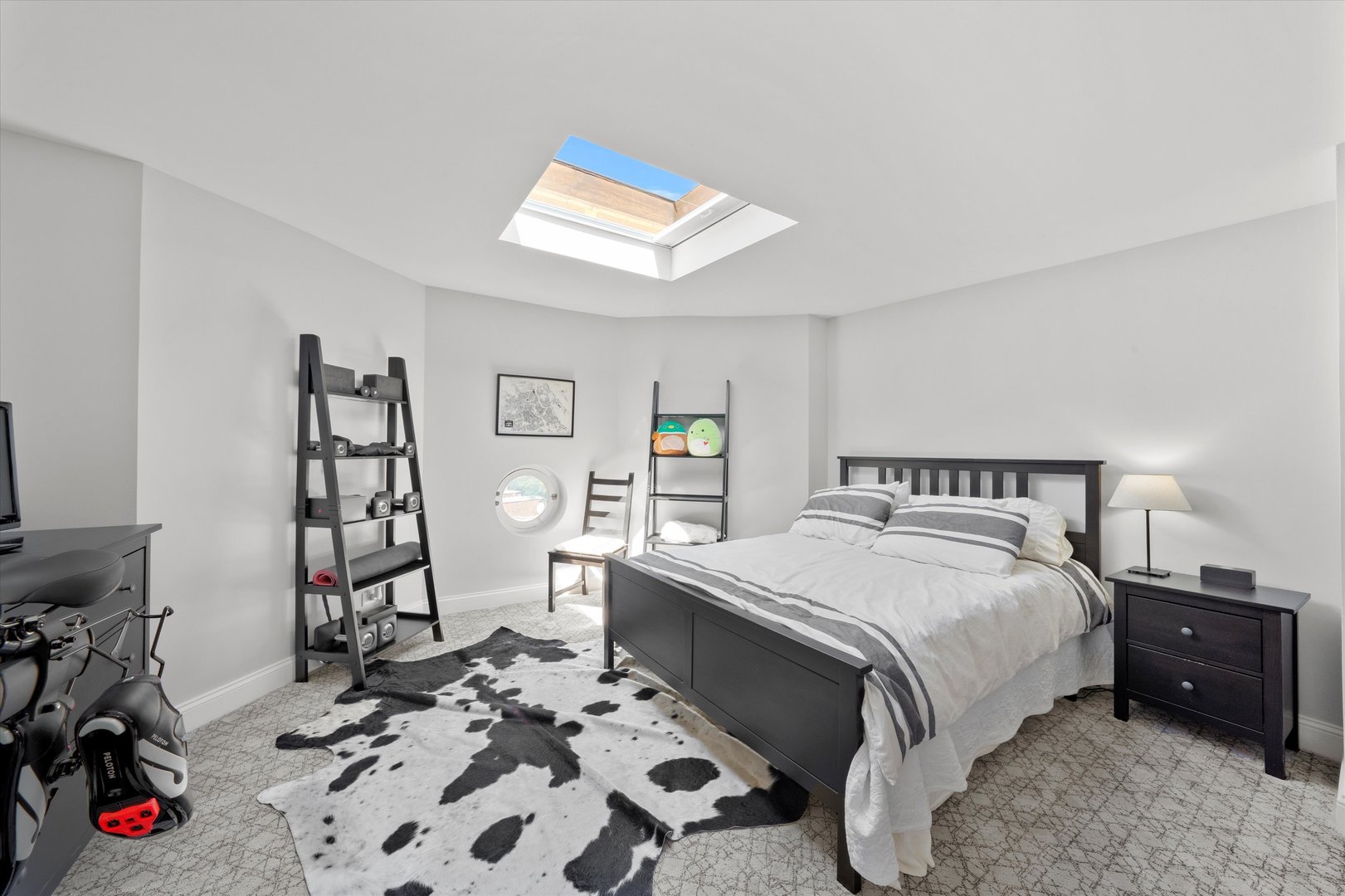 550 W Surf Street Unit: 522