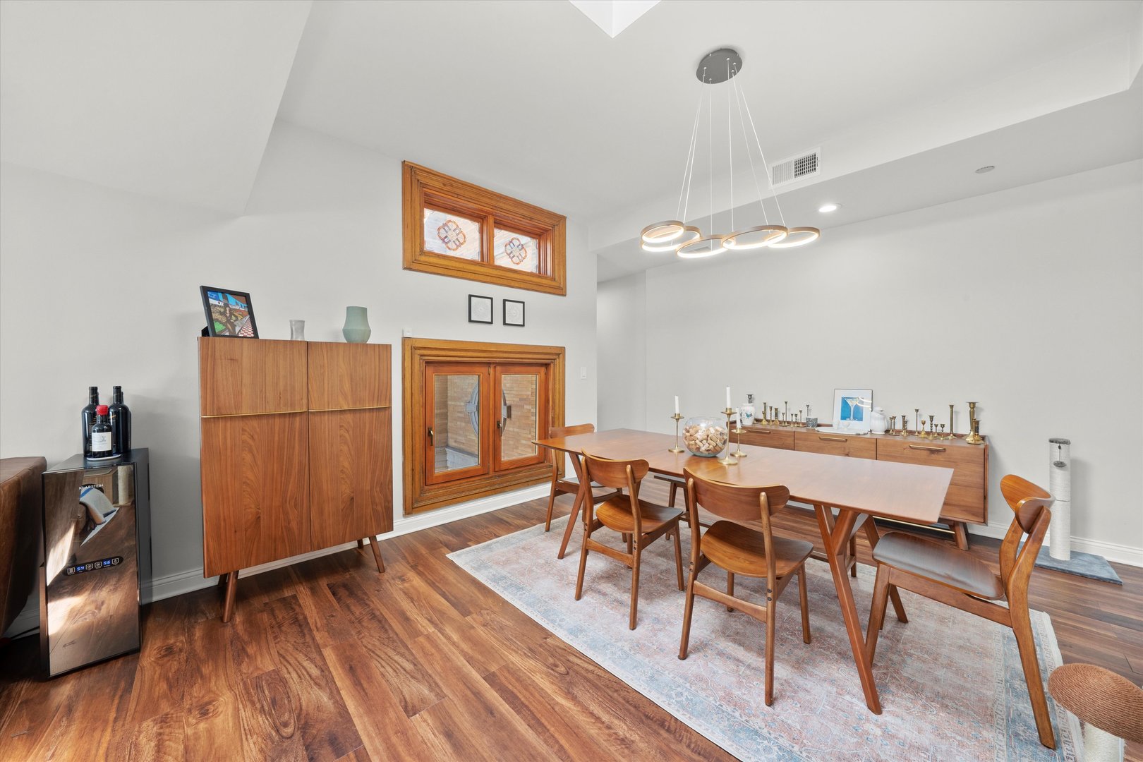 550 W Surf Street Unit: 522