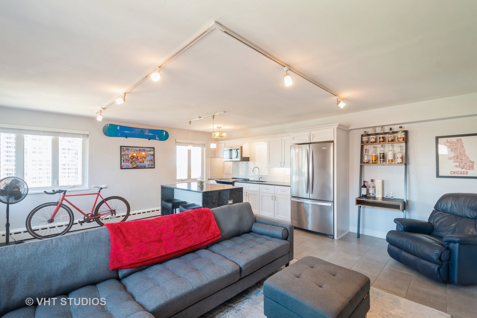 700 W Bittersweet Place Unit: 1008