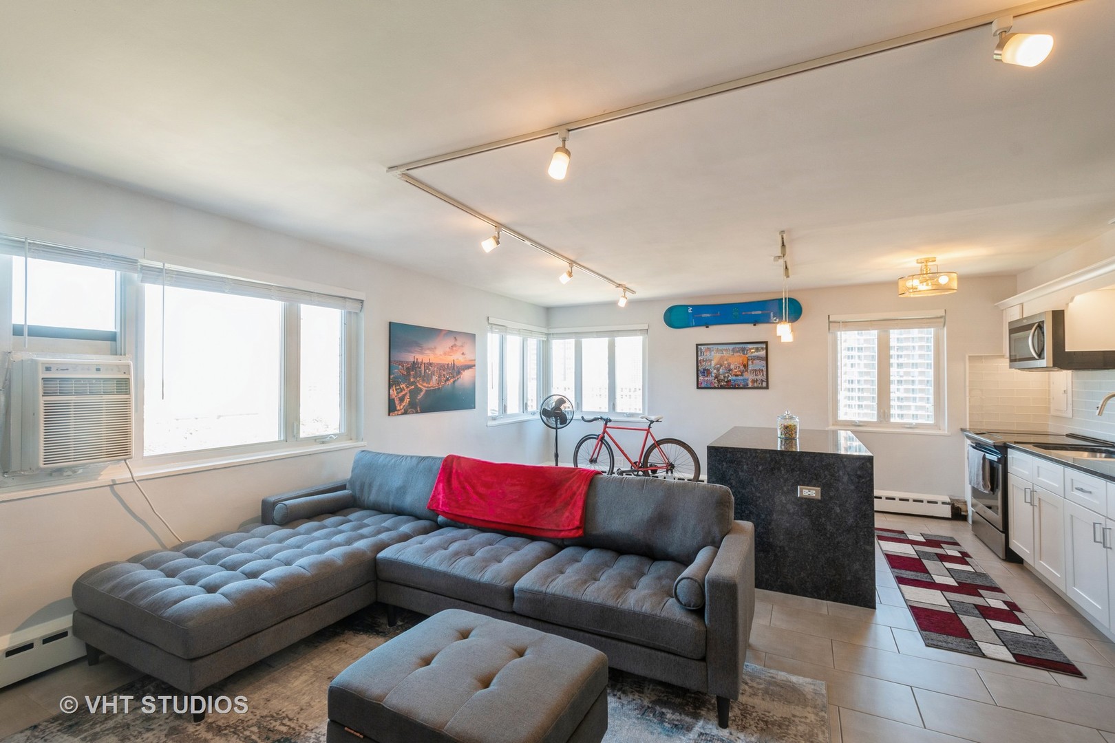 700 W Bittersweet Place Unit: 1008