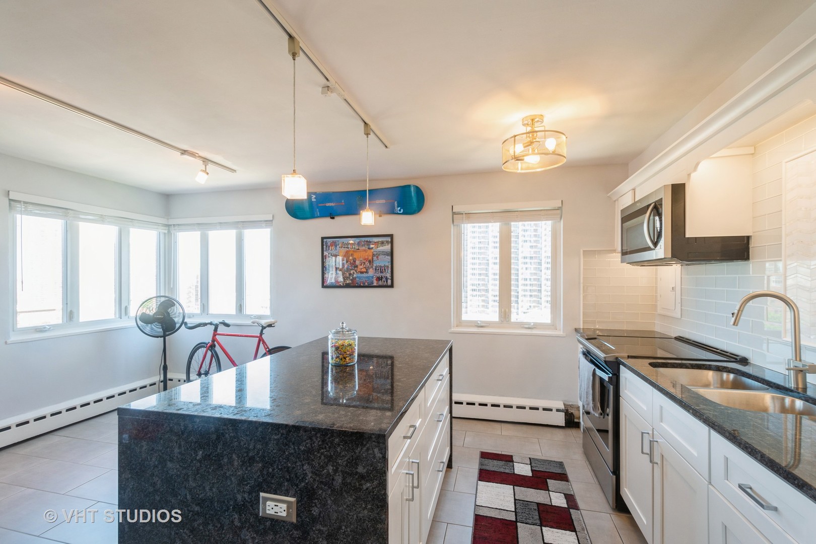 700 W Bittersweet Place Unit: 1008