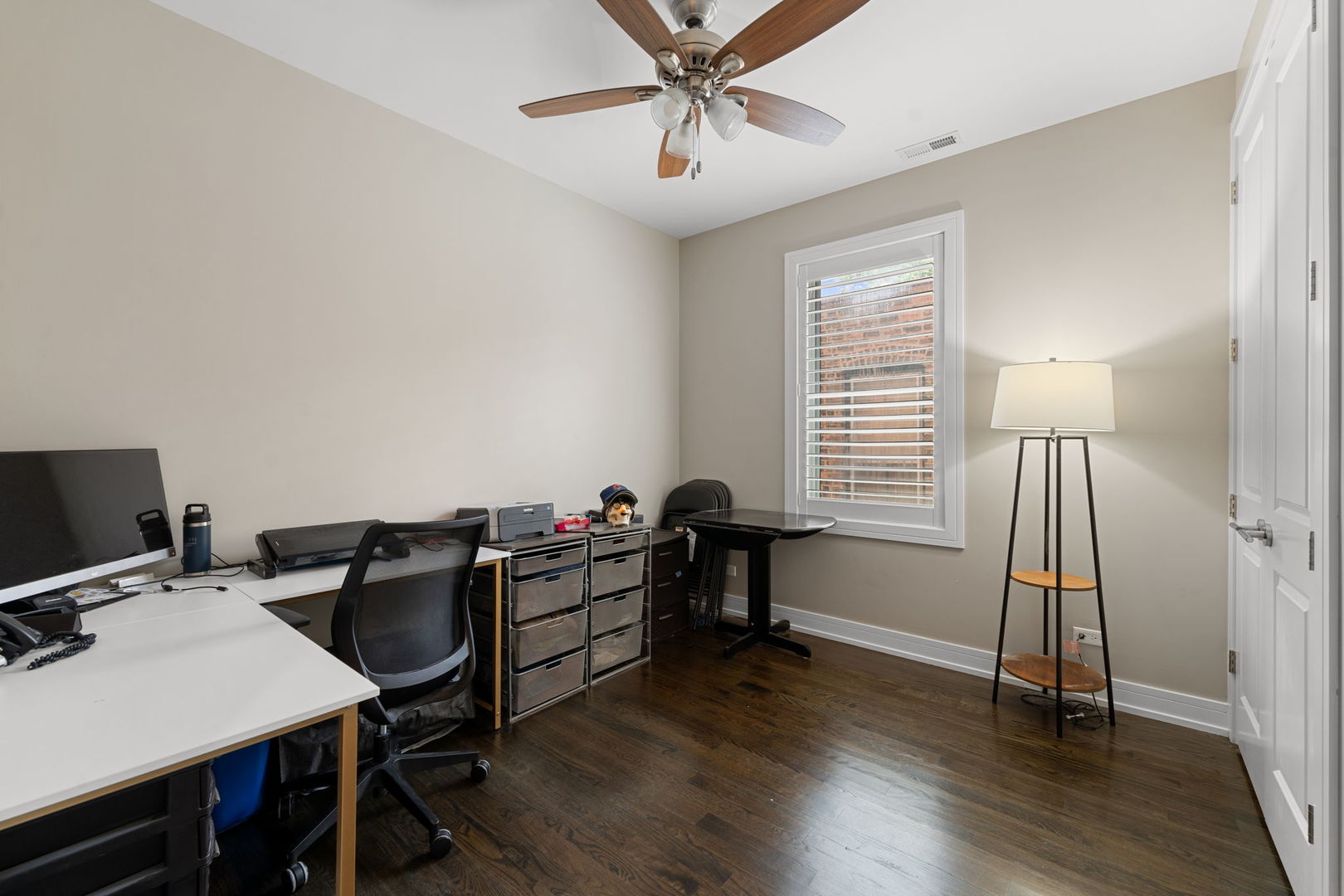 929 W Altgeld Street Unit: 3