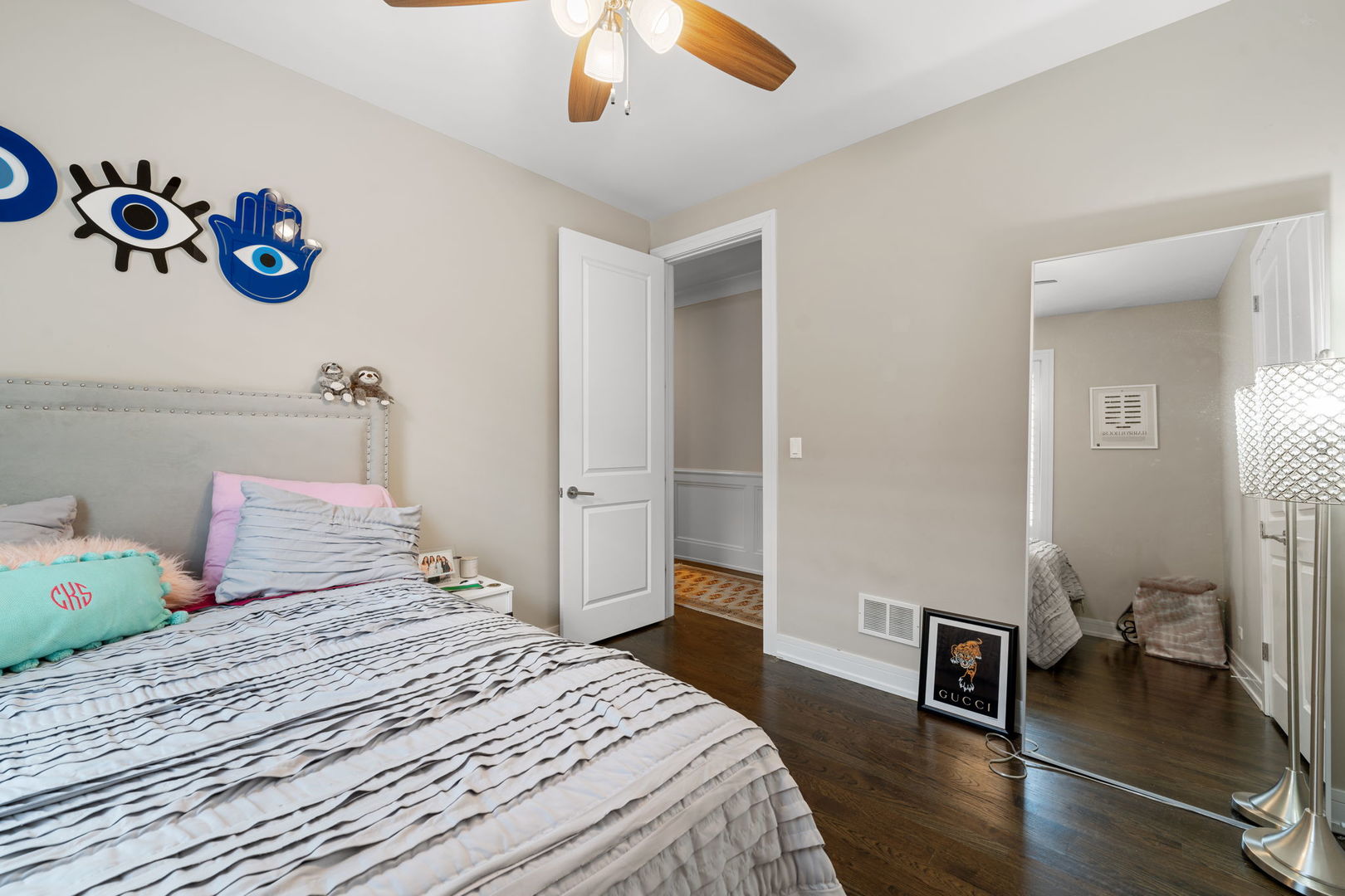 929 W Altgeld Street Unit: 3